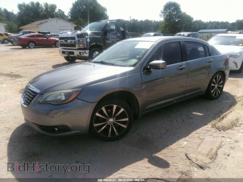 2013 Chrysler 200 (VIN 1C3CCBBBXDN687192) — фото 2 из 11
