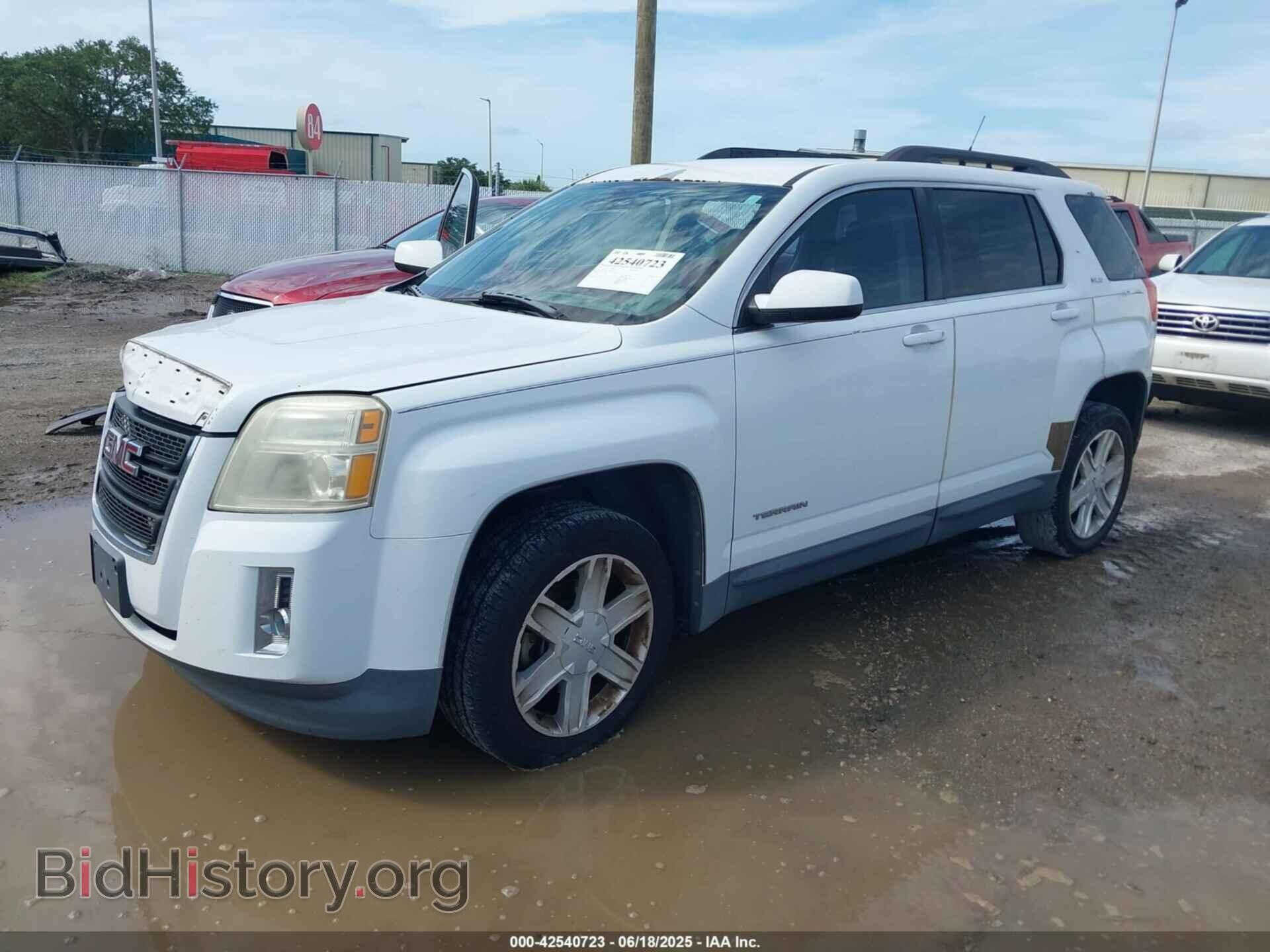 2011 GMC TERRAIN - VIN: 2CTALSEC7B6434554 - Photo 2