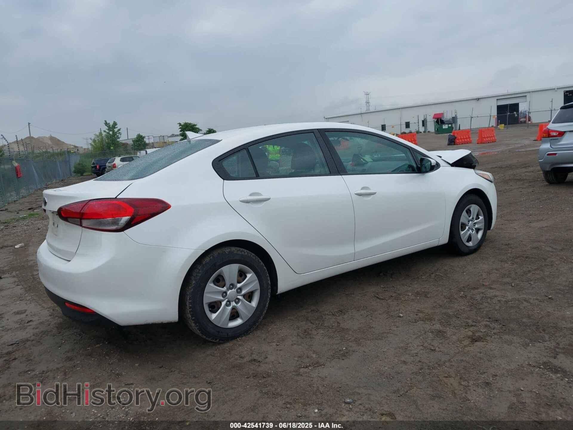 2017 KIA FORTE - VIN: 3KPFL4A77HE048165 - Фото 4