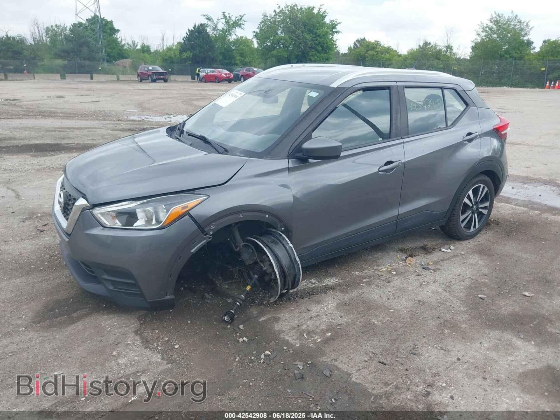2019 NISSAN KICKS - VIN: 3N1CP5CU3KL540889 - Фото 2