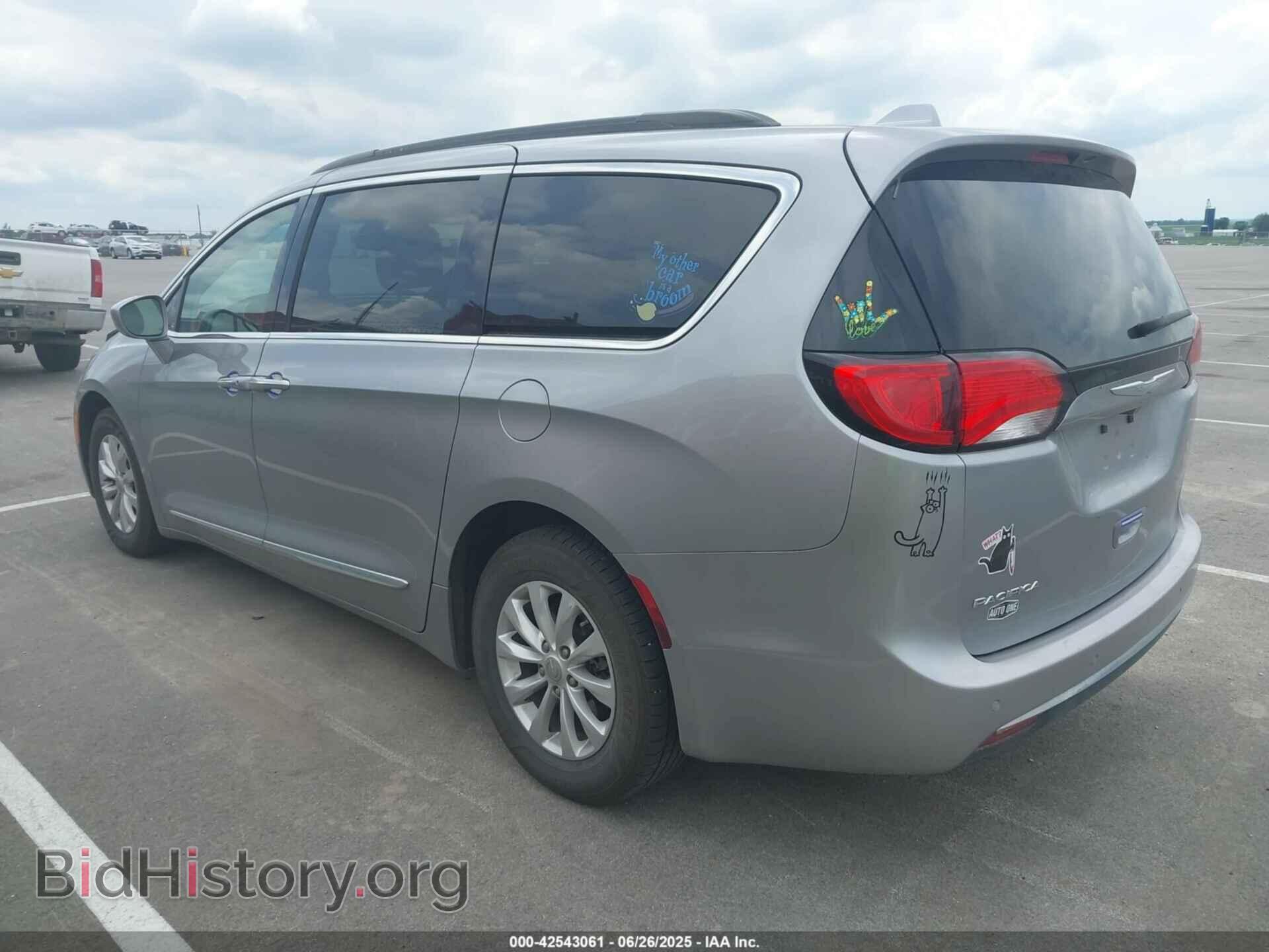 2017 CHRYSLER PACIFICA - VIN: 2C4RC1BG0HR702318 - Фото 3