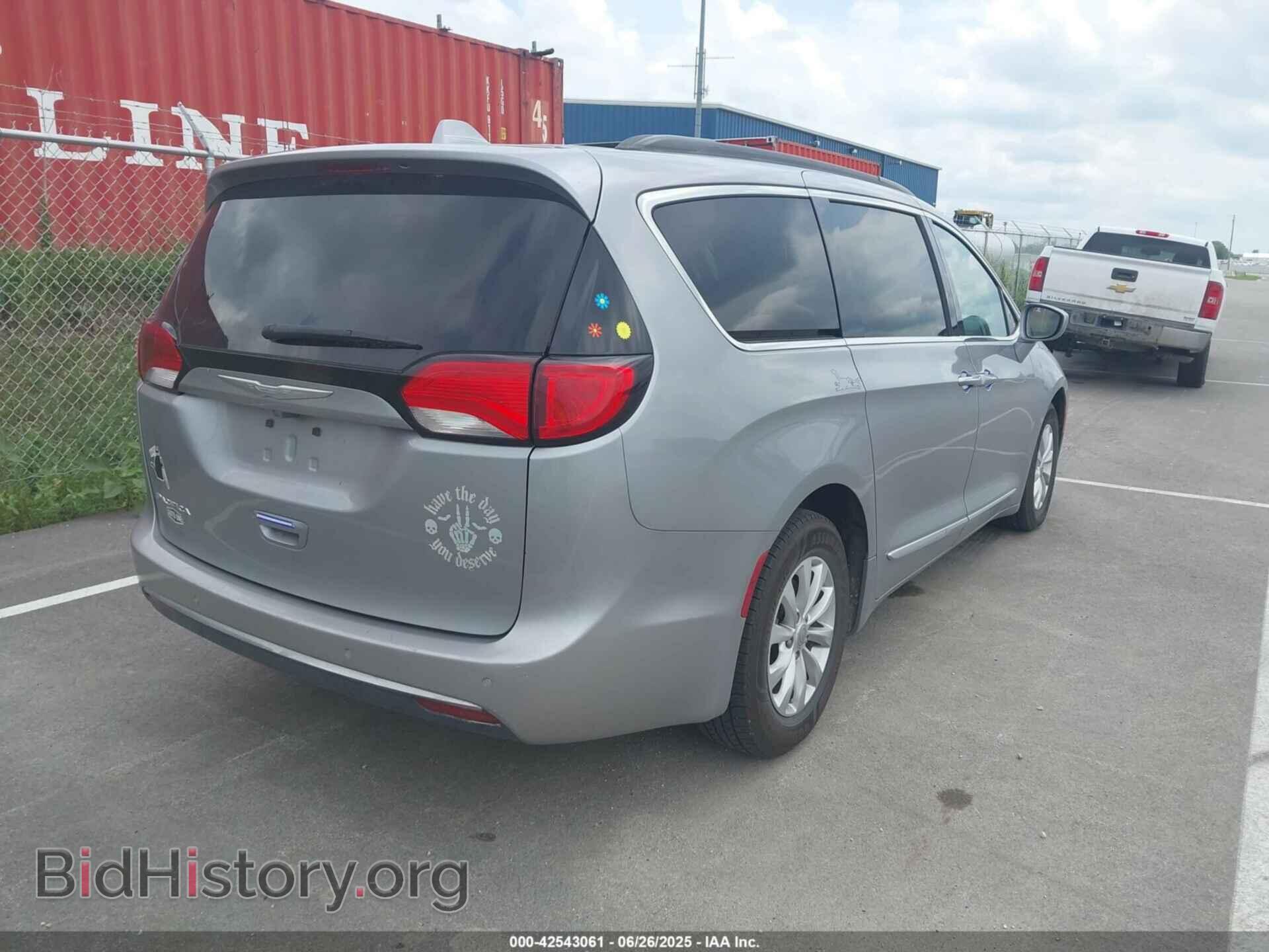 2017 CHRYSLER PACIFICA - VIN: 2C4RC1BG0HR702318 - Фото 4