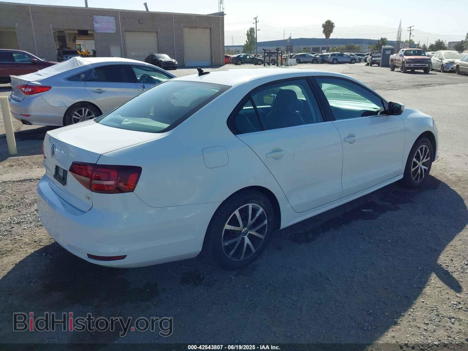 2017 VOLKSWAGEN JETTA - VIN: 3VWDB7AJ9HM384202 - Фото 4