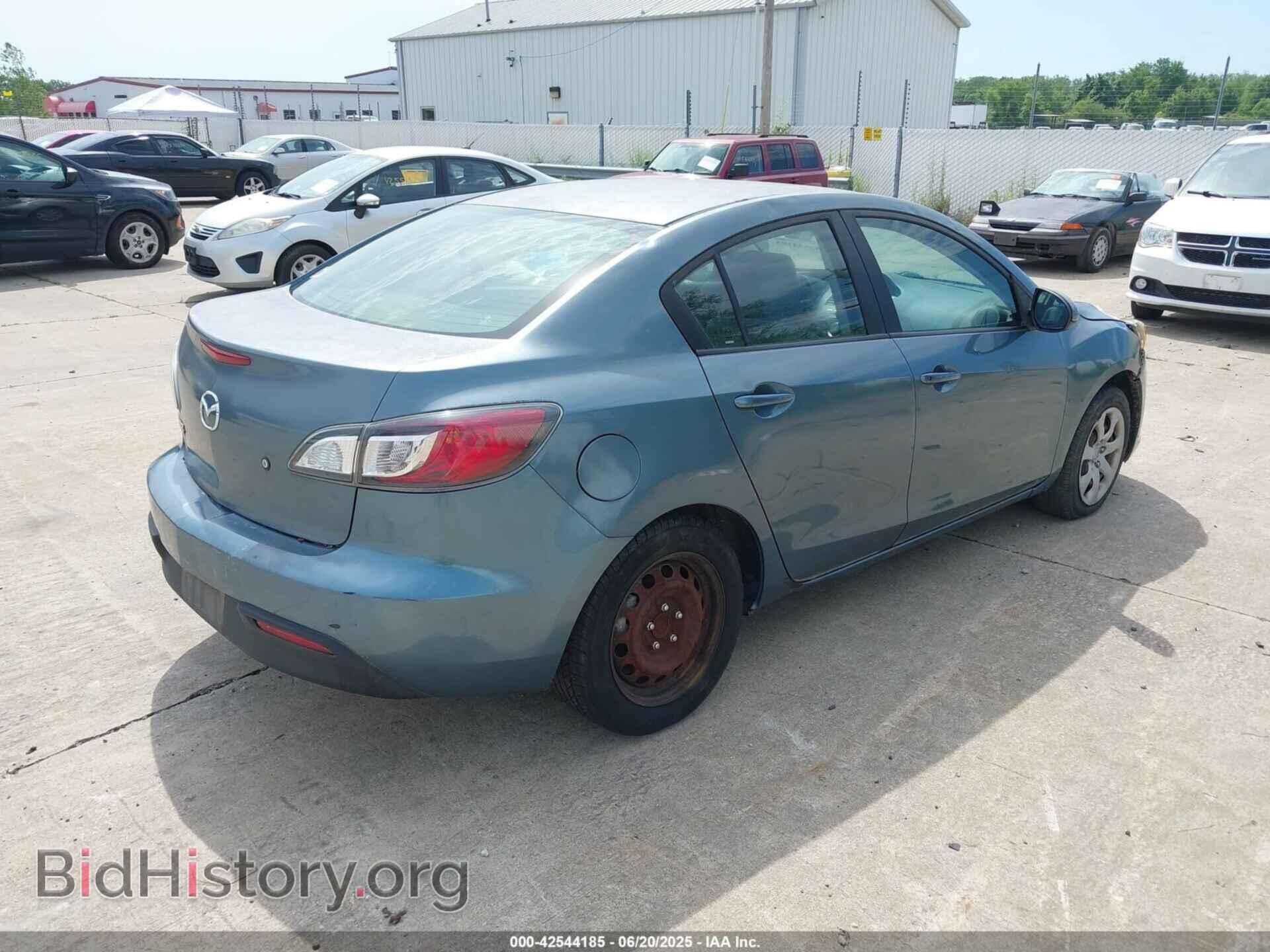 2011 MAZDA MAZDA3 - VIN: JM1BL1UF3B1452249 - Фото 4
