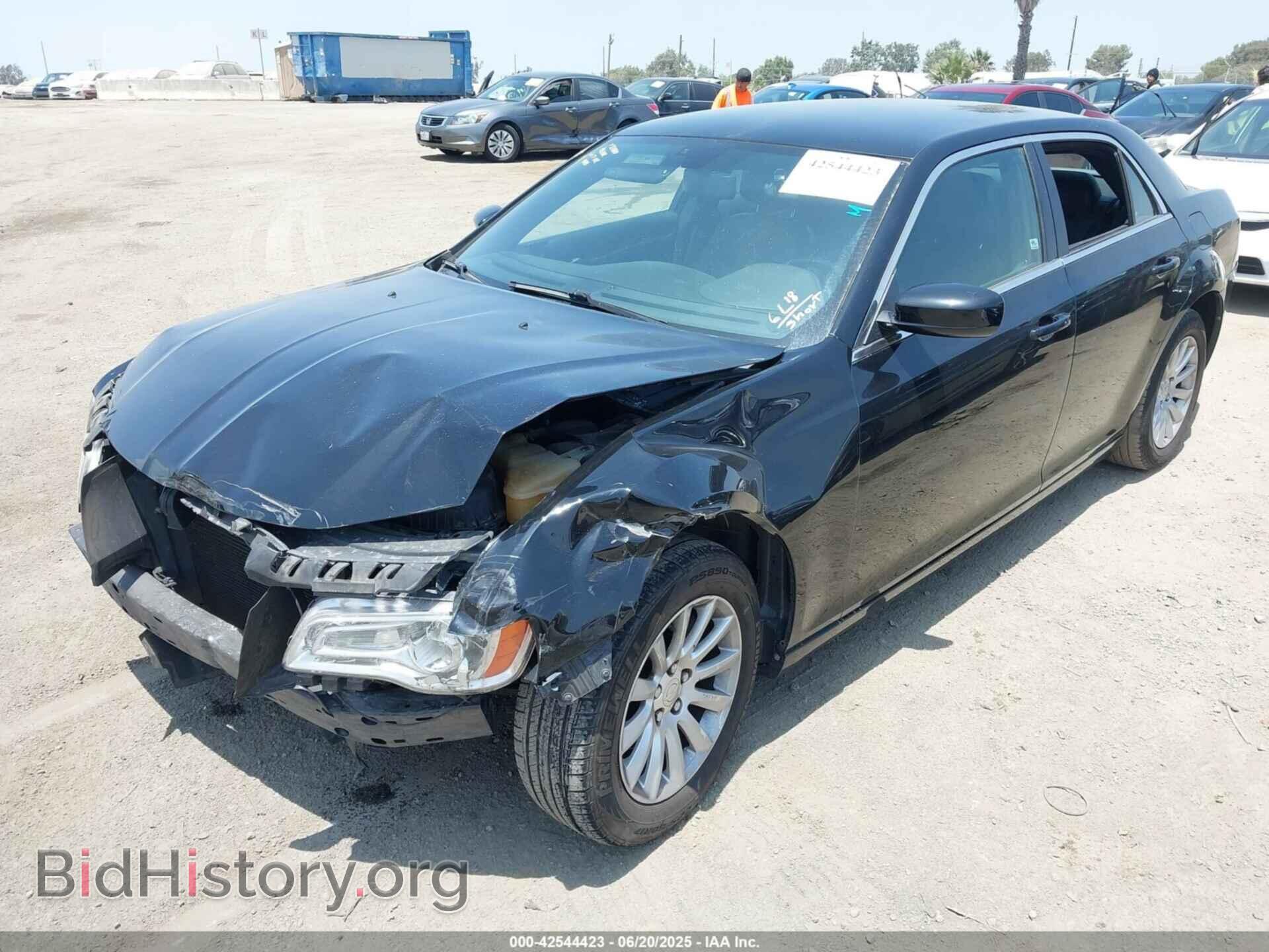 2013 CHRYSLER 300 - VIN: 2C3CCAAG5DH727954 - Фото 2