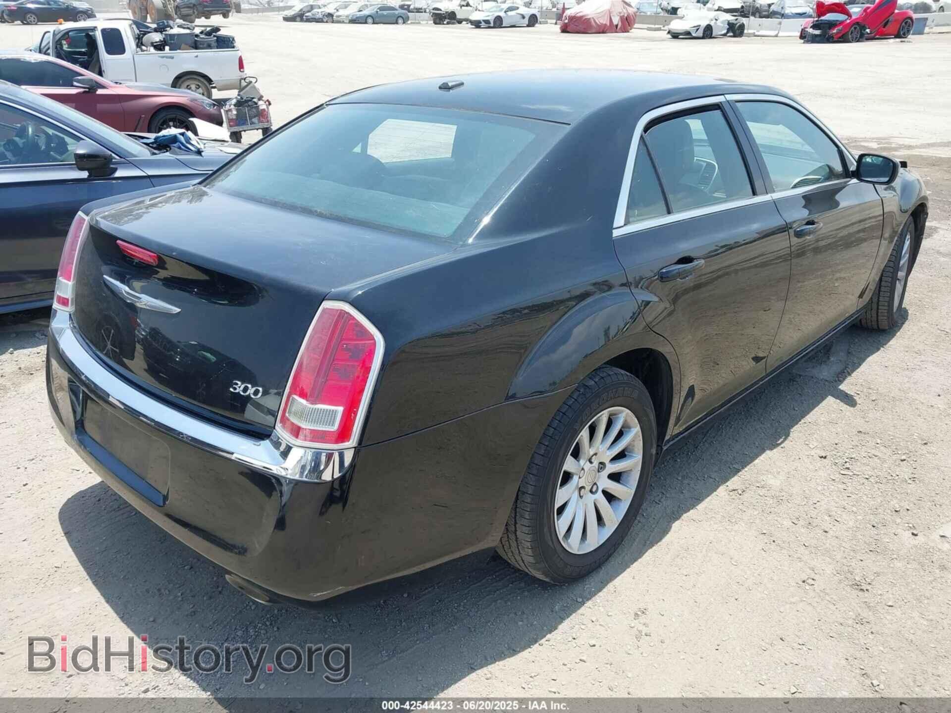 2013 CHRYSLER 300 - VIN: 2C3CCAAG5DH727954 - Фото 4