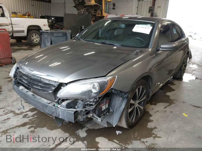 2013 Chrysler 200 (VIN 1C3CCBCG2DN578302) — фото 2 из 18