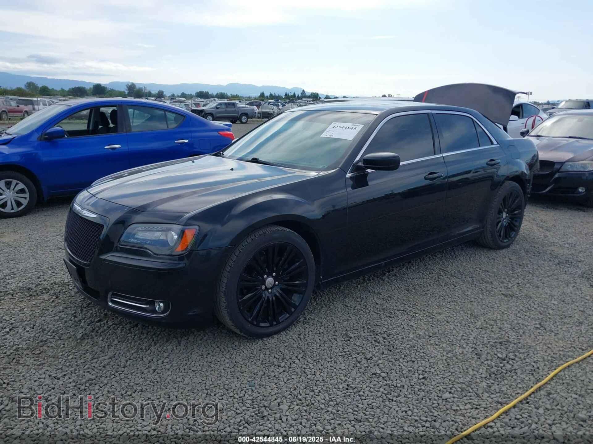 2013 CHRYSLER 300 - VIN: 2C3CCABG6DH718453 - Фото 2