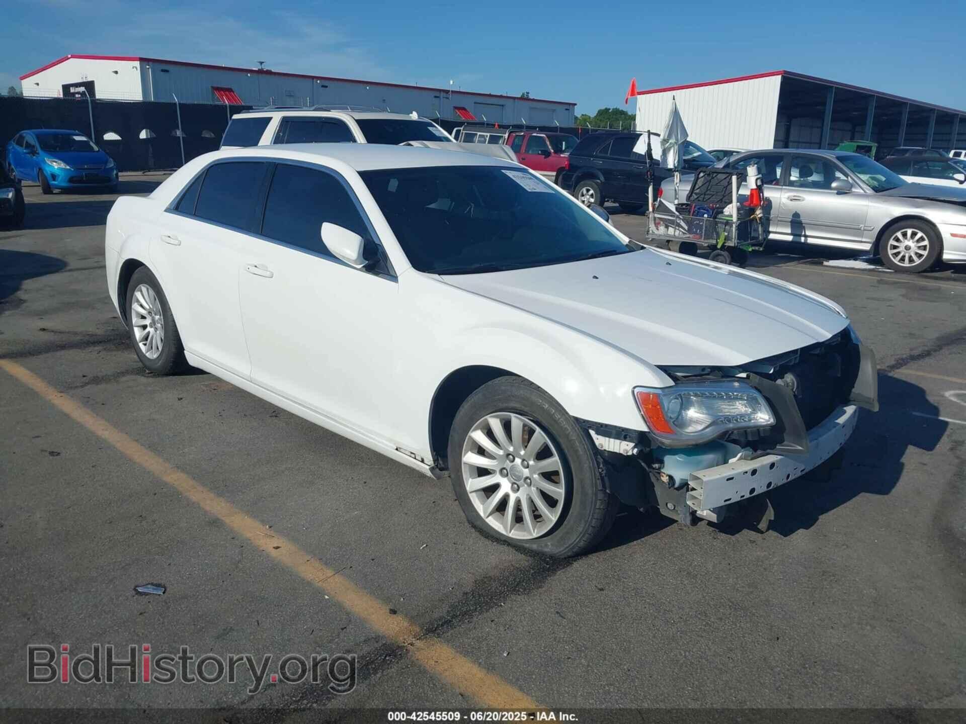 Фотография 2C3CCAAG3EH217765 - CHRYSLER 300 2014