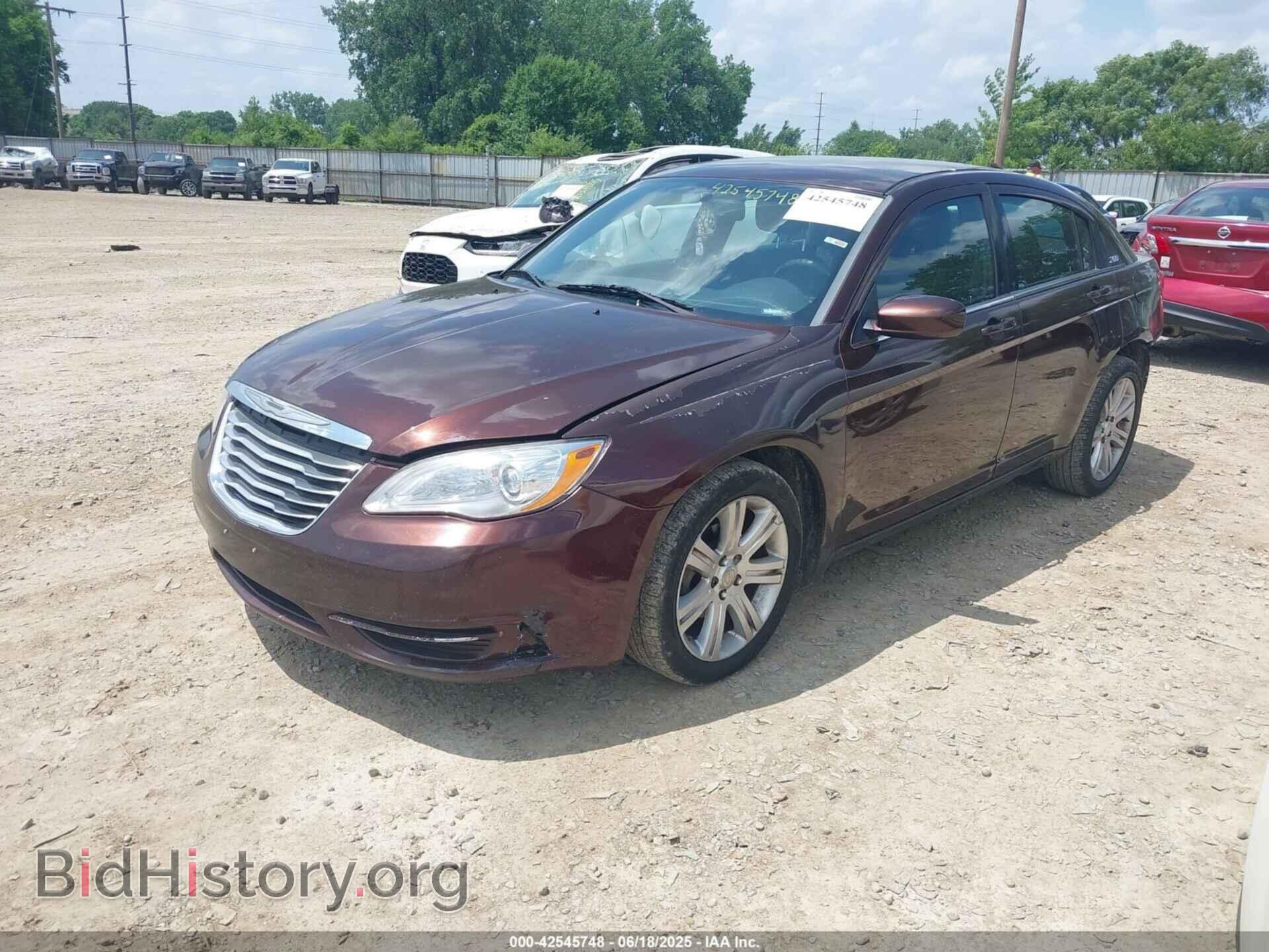 2012 CHRYSLER 200 - VIN: 1C3CCBBBXCN169548 - Фото 2