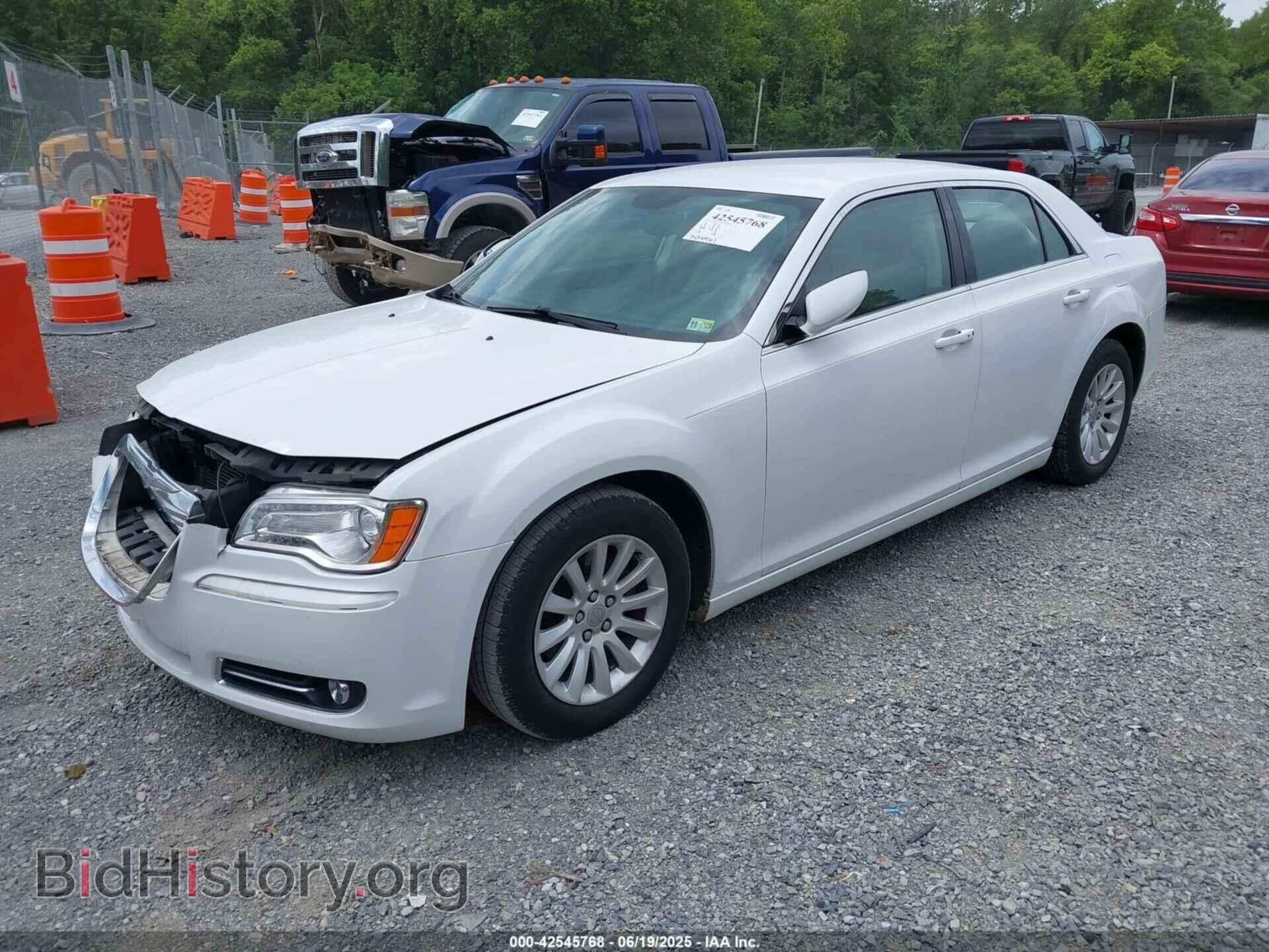 2014 CHRYSLER 300 - VIN: 2C3CCAAG9EH278358 - Фото 2