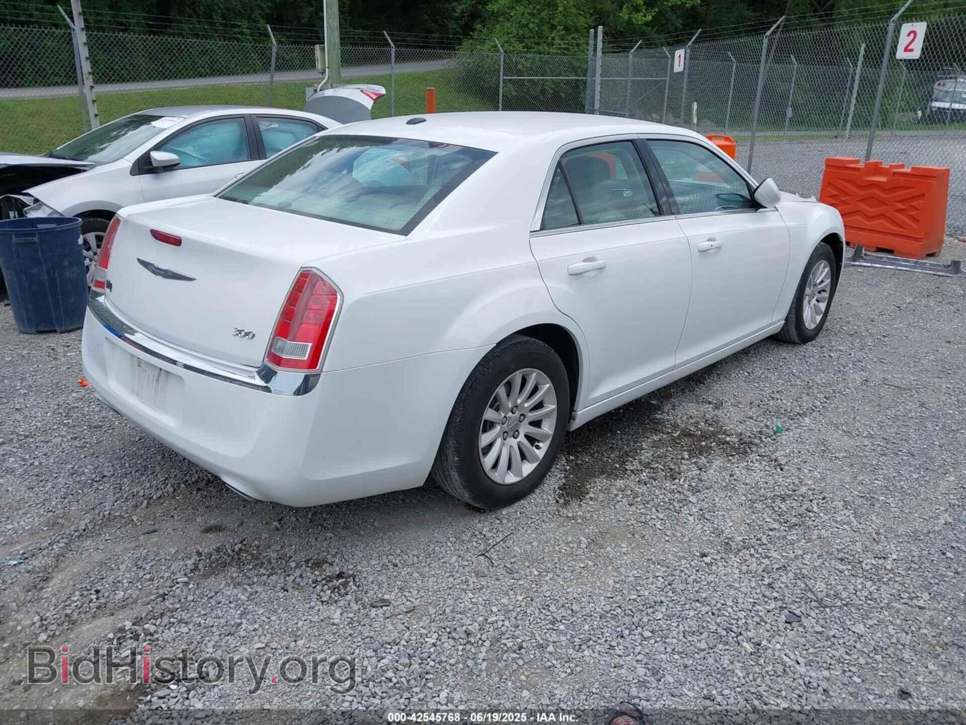 2014 CHRYSLER 300 - VIN: 2C3CCAAG9EH278358 - Фото 4