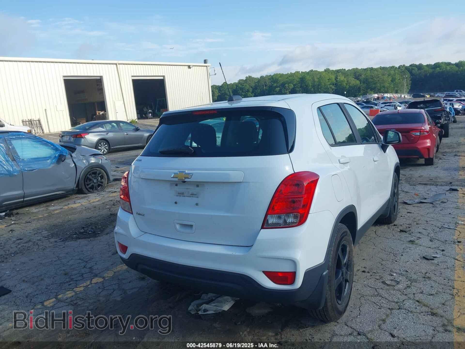 2017 CHEVROLET TRAX - VIN: 3GNCJKSBXHL288295 - Фото 4