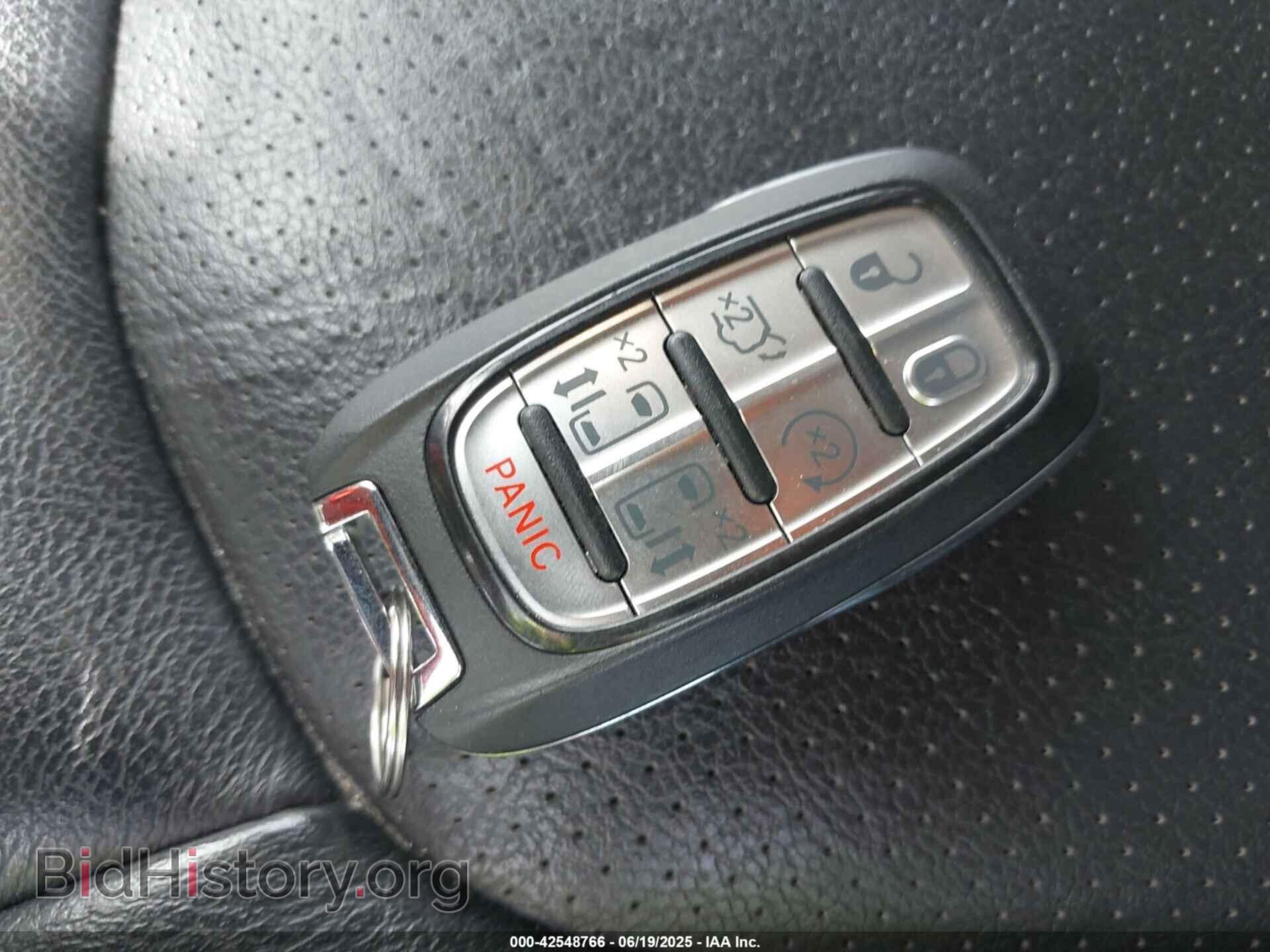 2019 CHRYSLER PACIFICA - VIN: 2C4RC1EG5KR598024 - Фото 11
