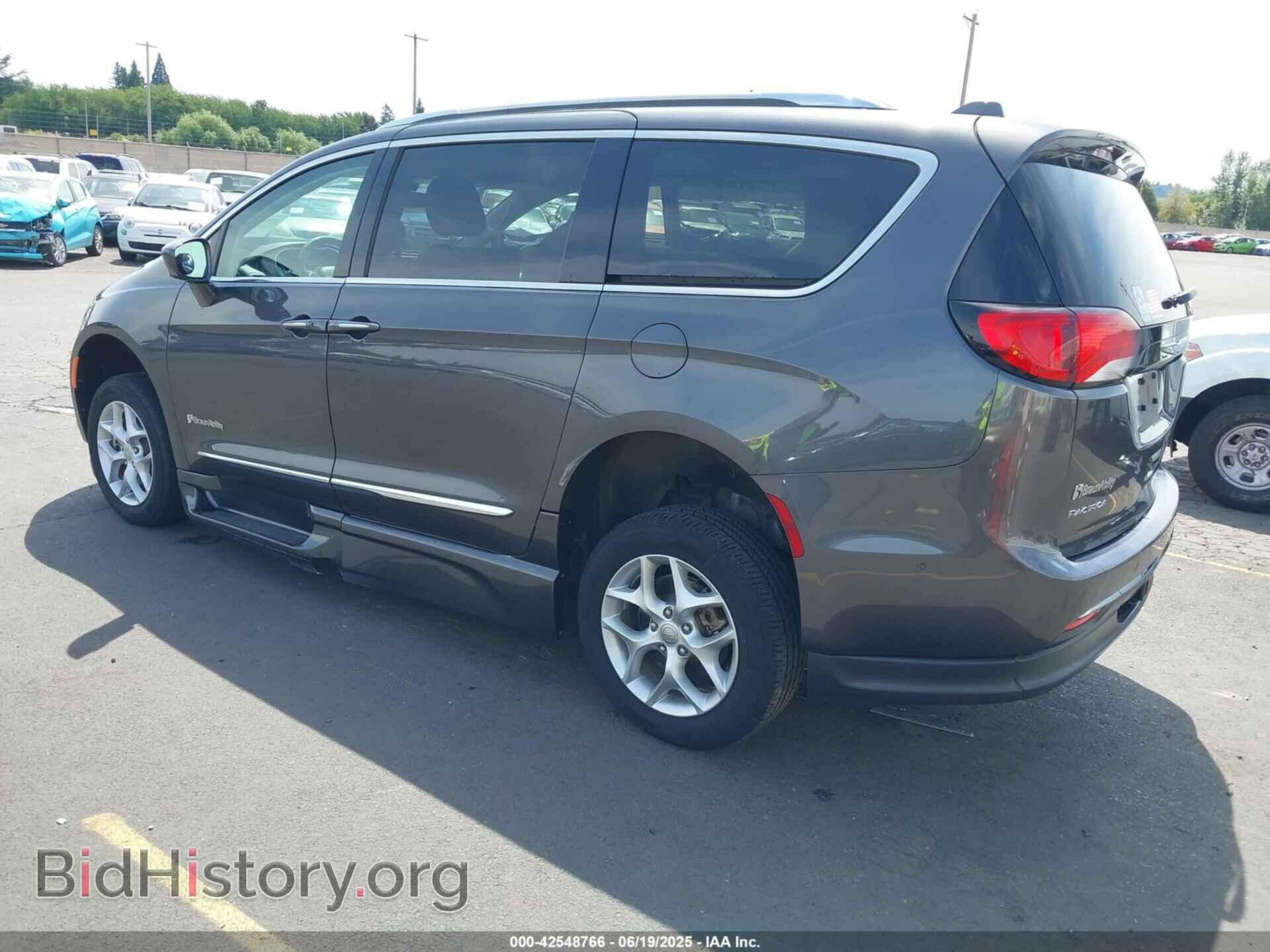 2019 CHRYSLER PACIFICA - VIN: 2C4RC1EG5KR598024 - Фото 3