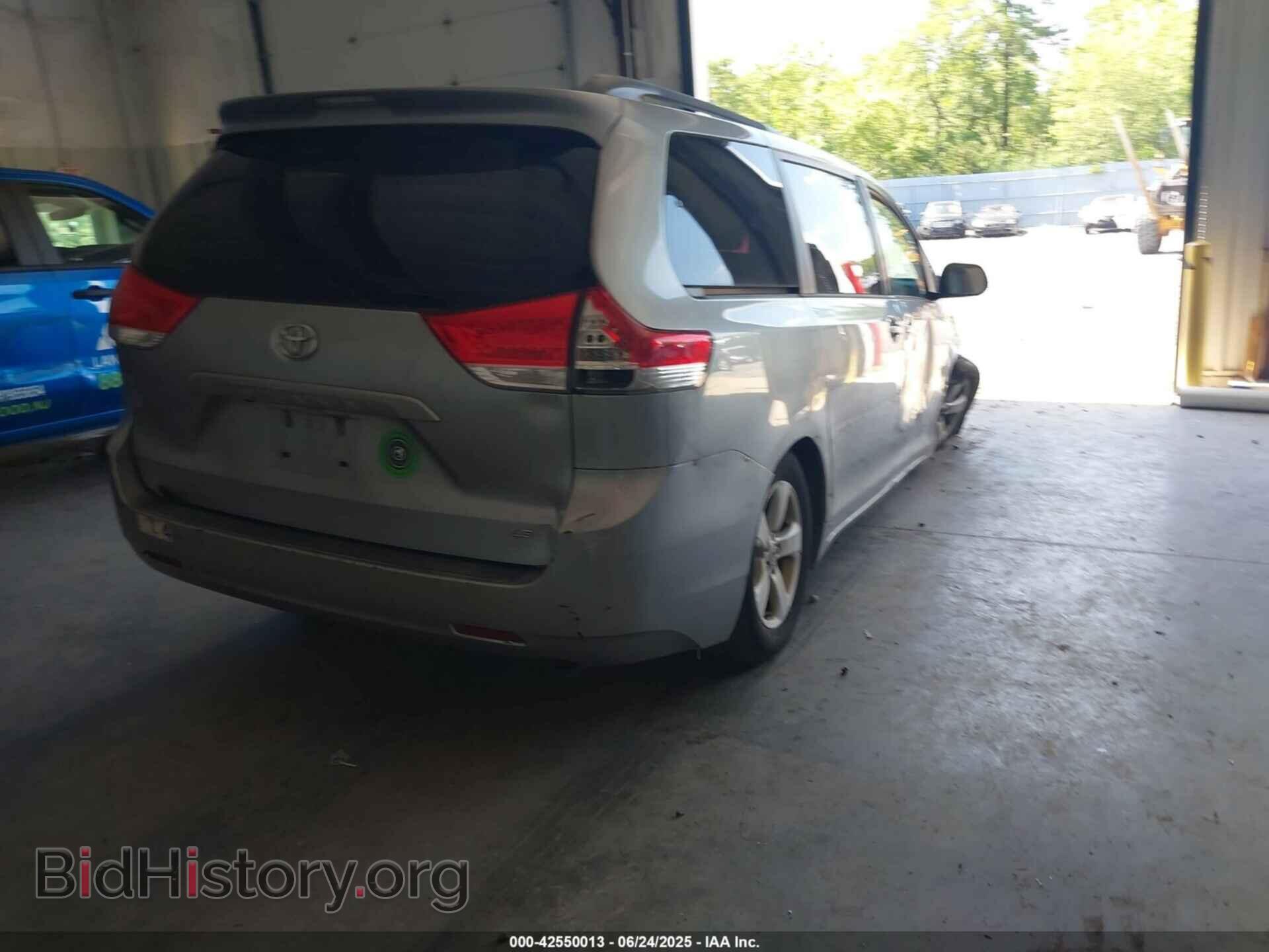 2012 TOYOTA SIENNA - VIN: 5TDKK3DC4CS226830 - Фото 4