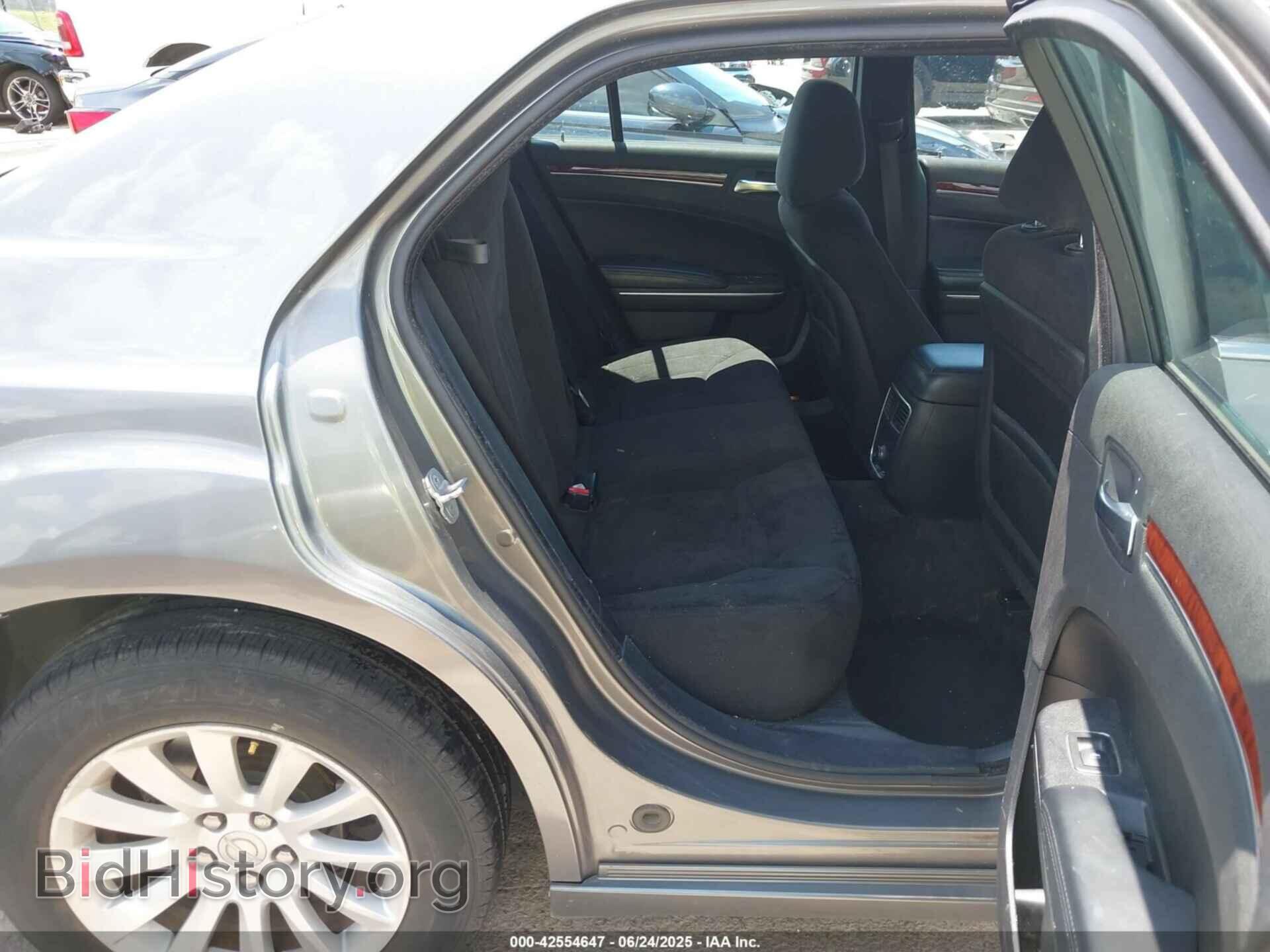 2012 CHRYSLER 300 - VIN: 2C3CCAAG0CH156730 - Фото 8