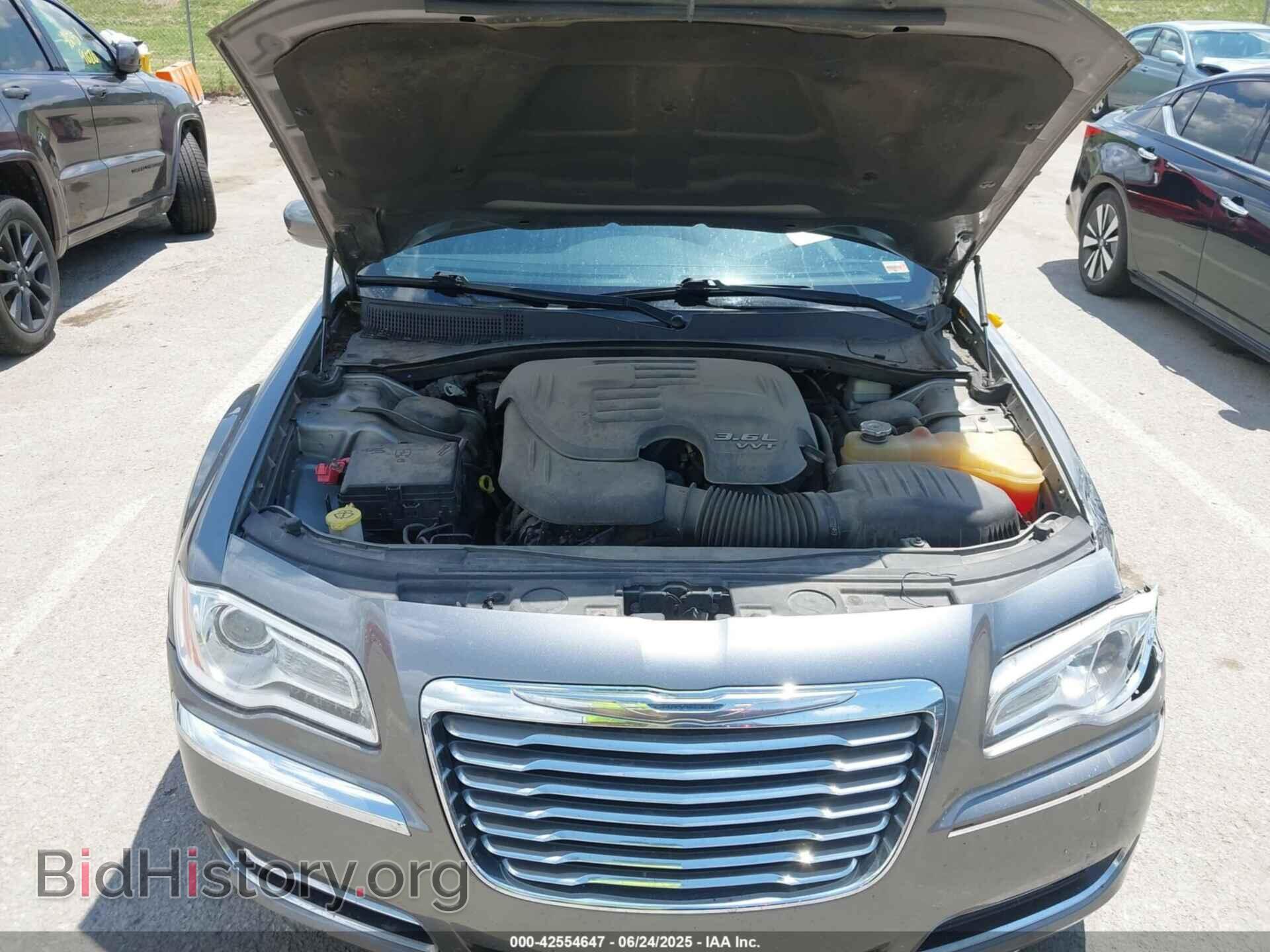 2012 CHRYSLER 300 - VIN: 2C3CCAAG0CH156730 - Фото 10