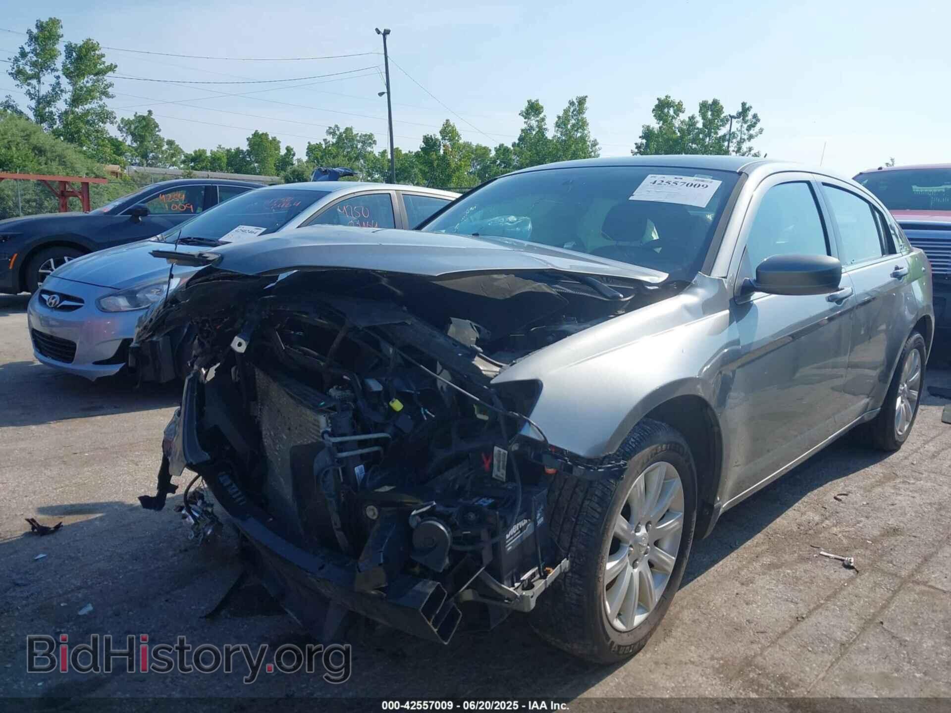 2013 CHRYSLER 200 - VIN: 1C3CCBBB3DN649562 - Фото 2