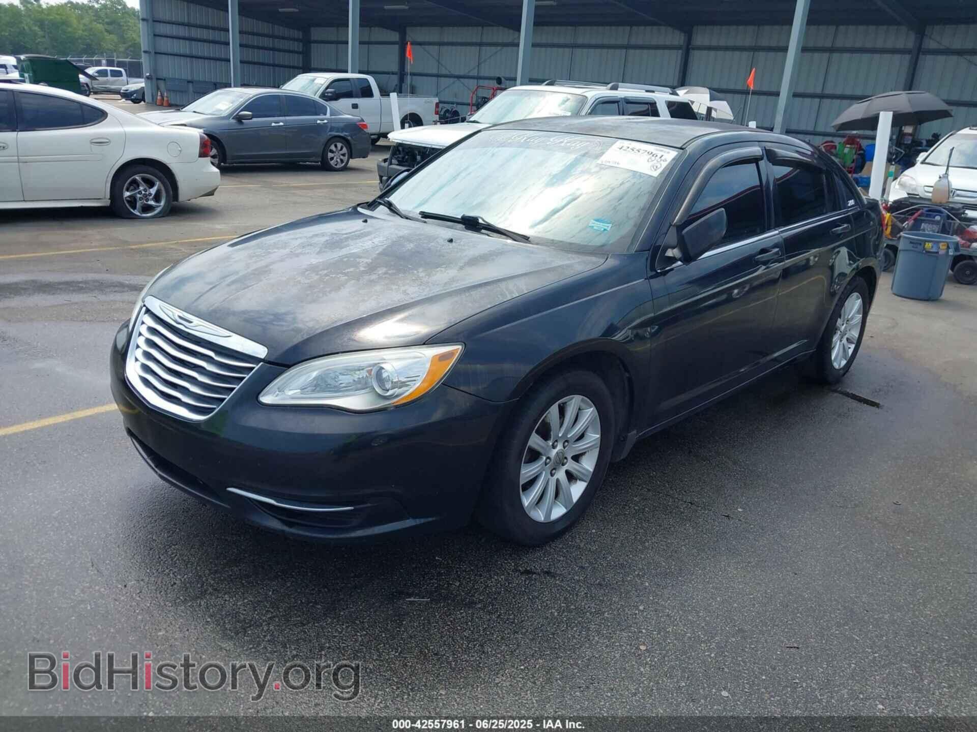 2013 CHRYSLER 200 - VIN: 1C3CCBBB2DN578953 - Фото 2