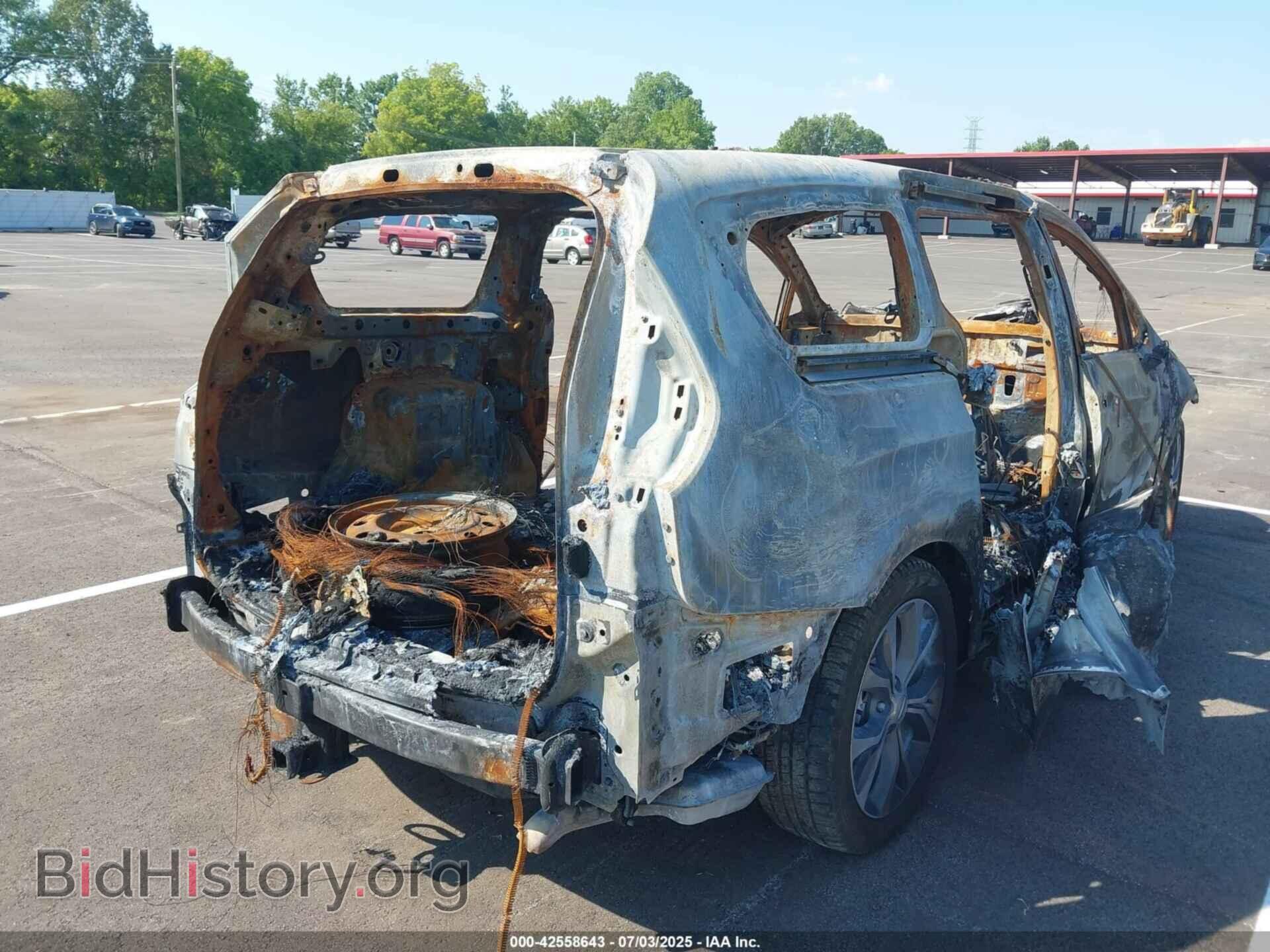 2017 CHRYSLER PACIFICA - VIN: 2C4RC1GG6HR744338 - Фото 4