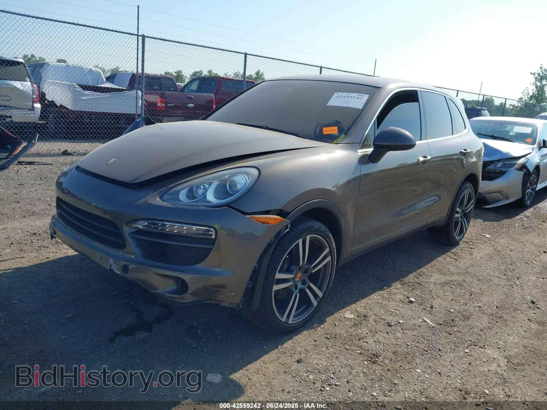 2011 PORSCHE CAYENNE - VIN: WP1AA2A26BLA09038 - Фото 2
