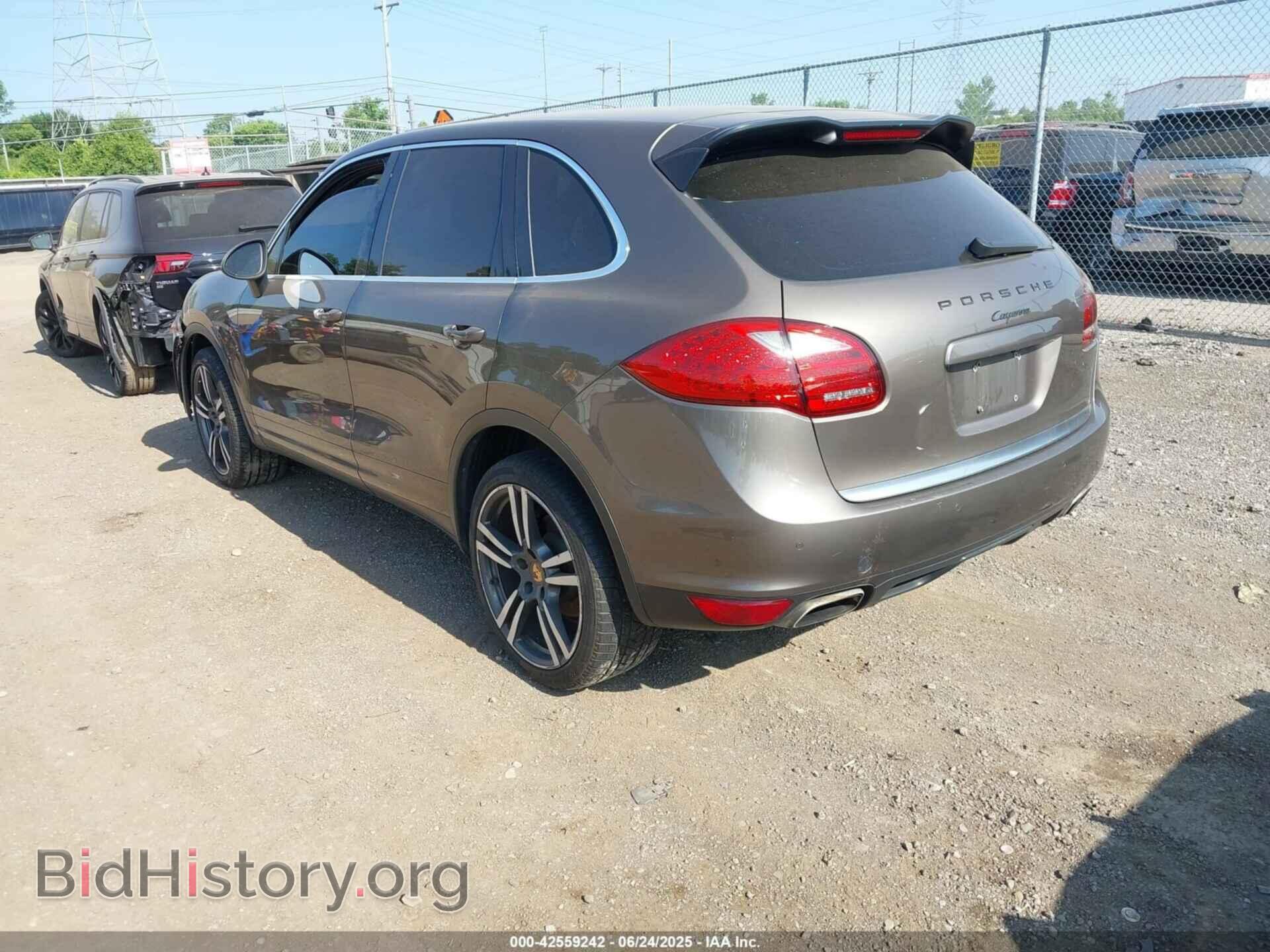 2011 PORSCHE CAYENNE - VIN: WP1AA2A26BLA09038 - Фото 3