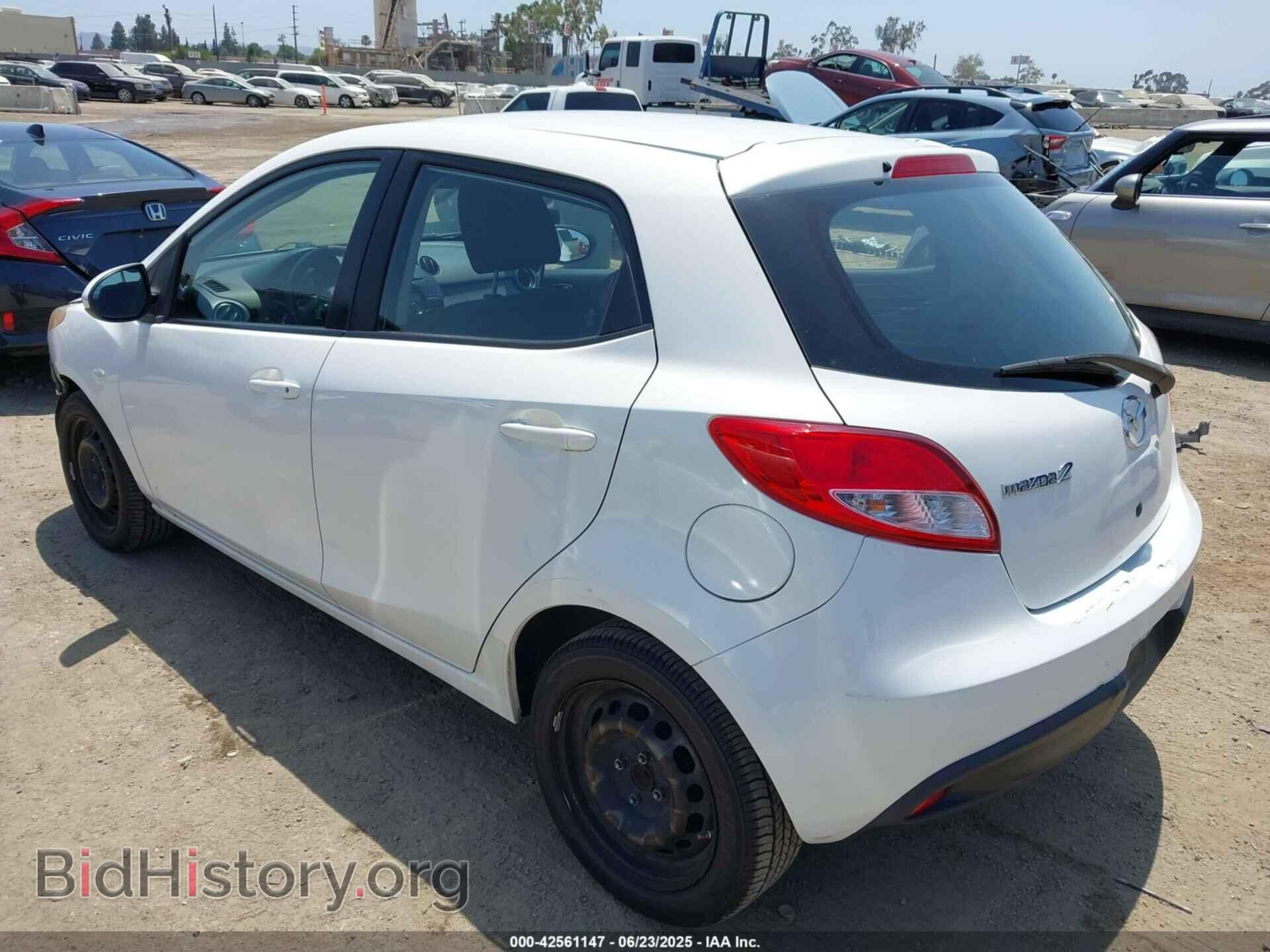 2014 MAZDA MAZDA2 - VIN: JM1DE1KZ8E0186057 - Фото 3