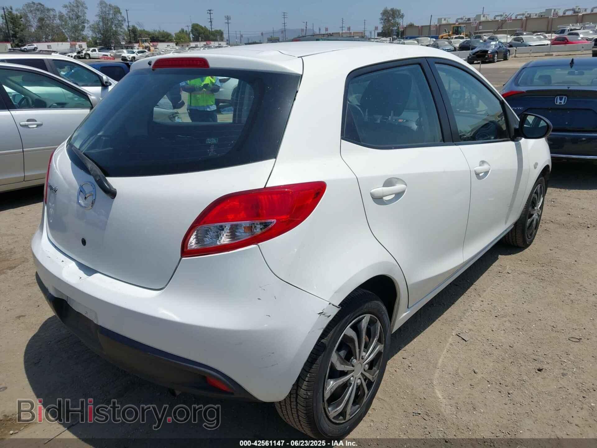 2014 MAZDA MAZDA2 - VIN: JM1DE1KZ8E0186057 - Фото 4
