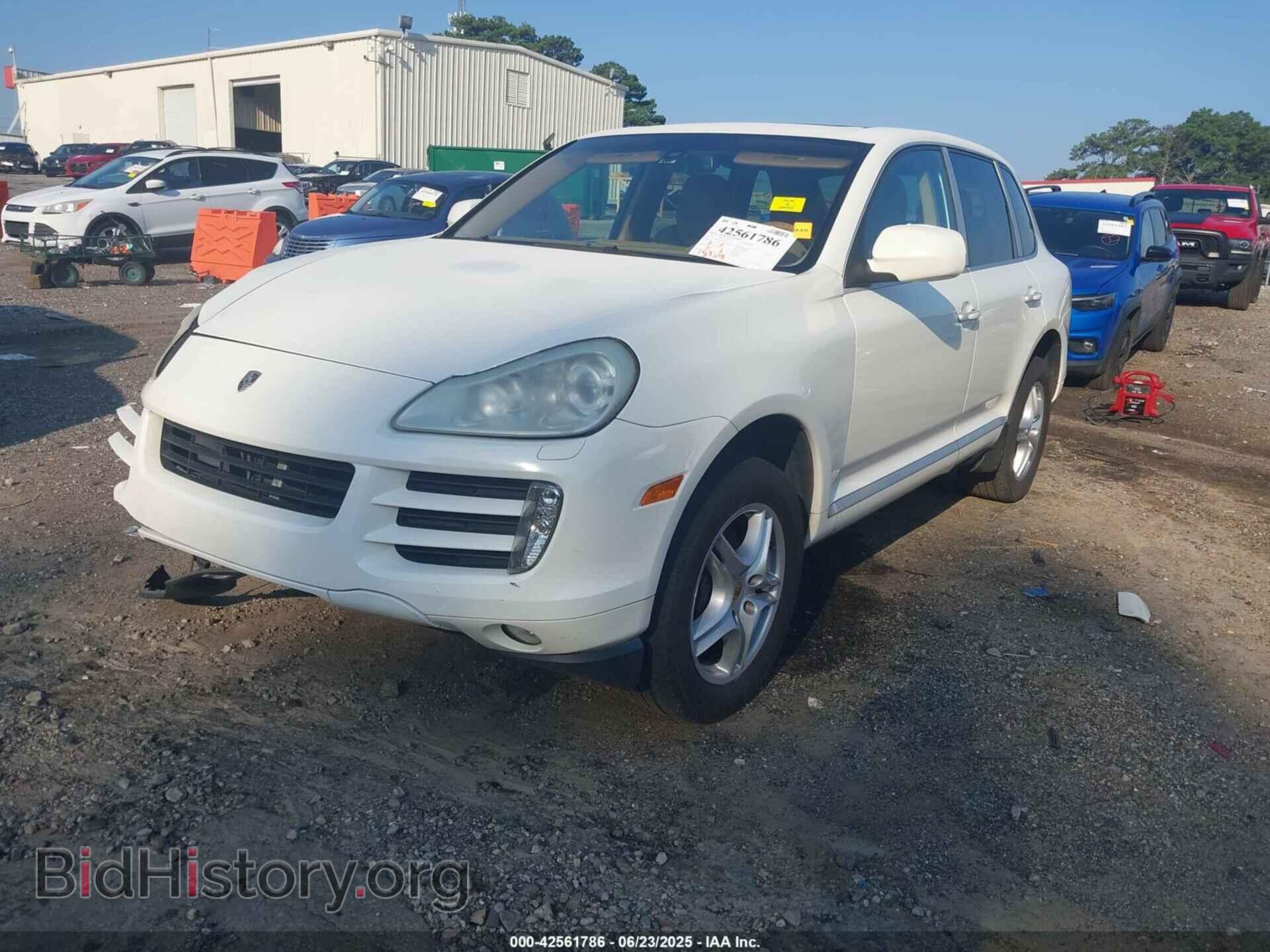 2009 PORSCHE CAYENNE - VIN: WP1AA29P79LA03940 - Фото 2