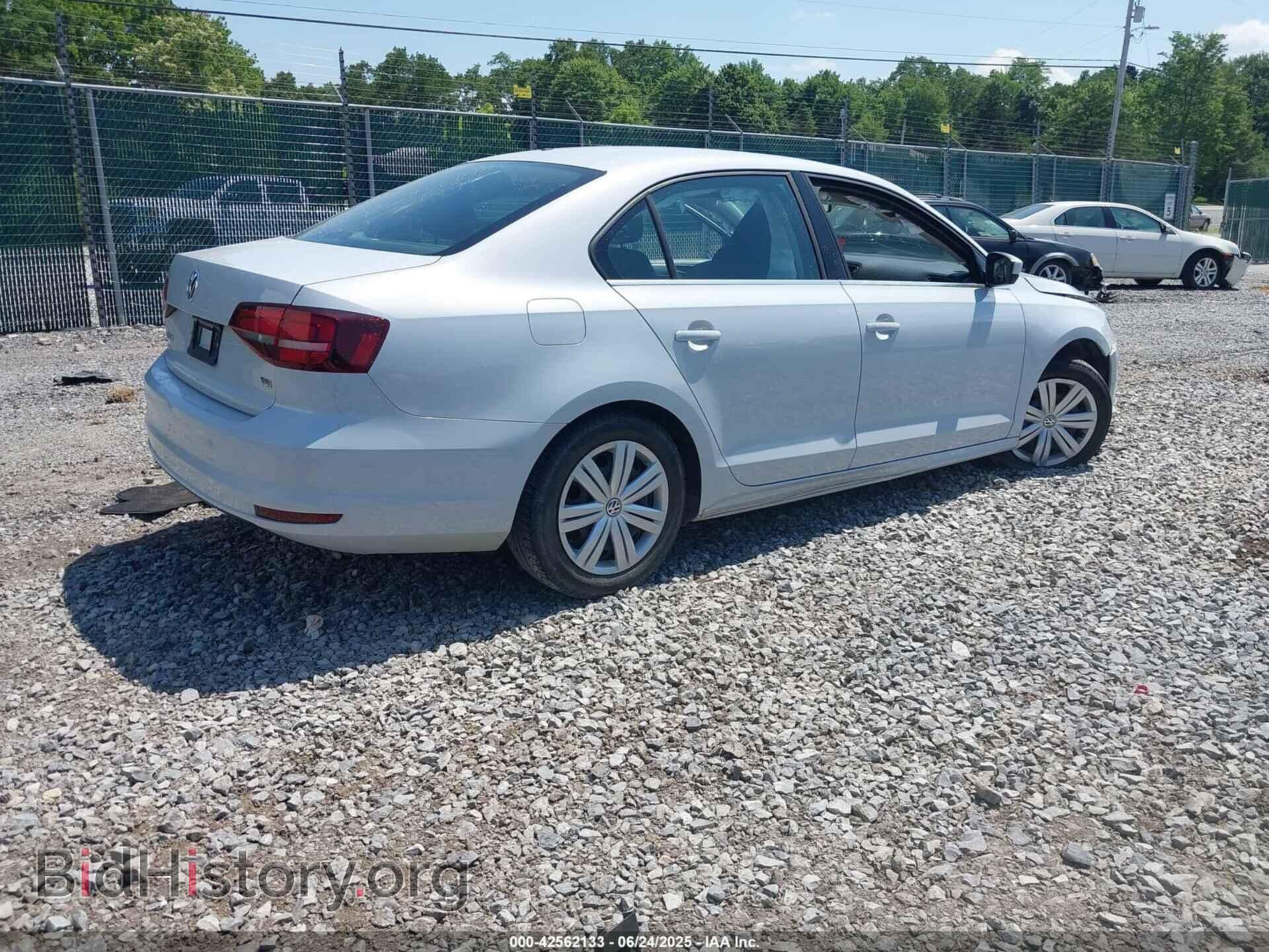 2017 VOLKSWAGEN JETTA - VIN: 3VW2B7AJ5HM363855 - Фото 4