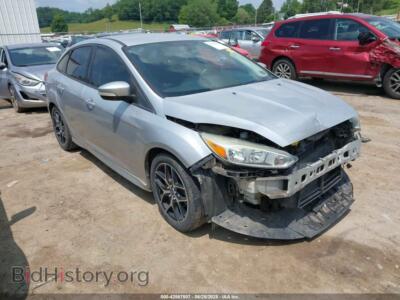 2015 Ford FOCUS SE, silver — VIN 1FADP3F28FL246704, IAAI
