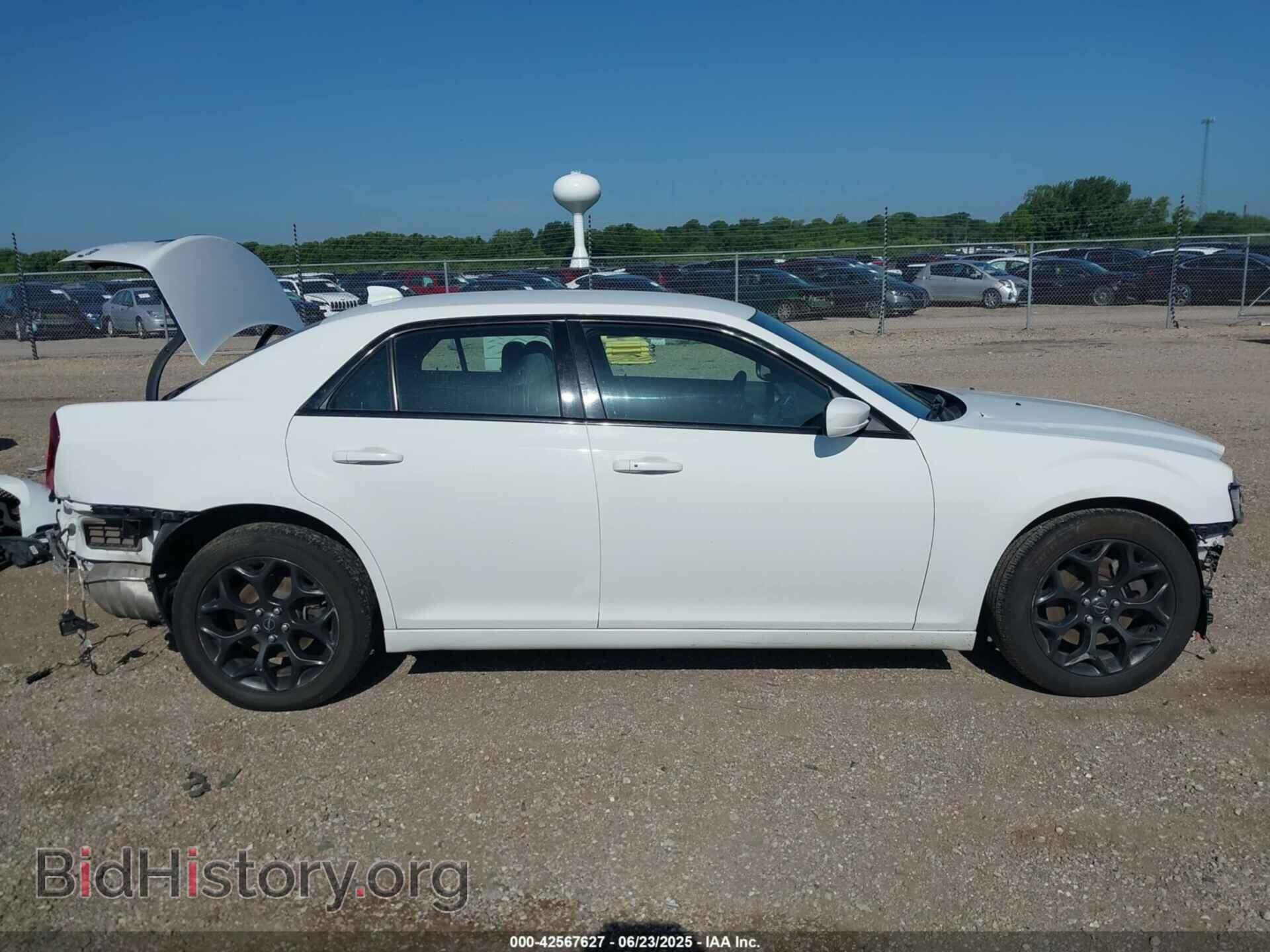 2019 CHRYSLER 300 - VIN: 2C3CCAGG3KH586189 - Фото 14