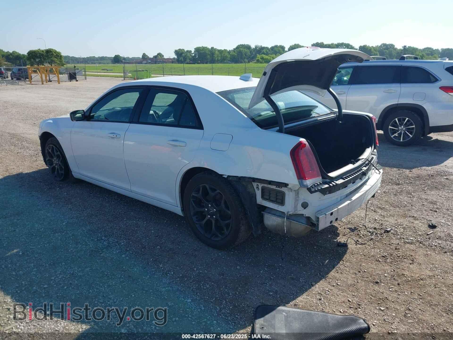 2019 CHRYSLER 300 - VIN: 2C3CCAGG3KH586189 - Фото 3