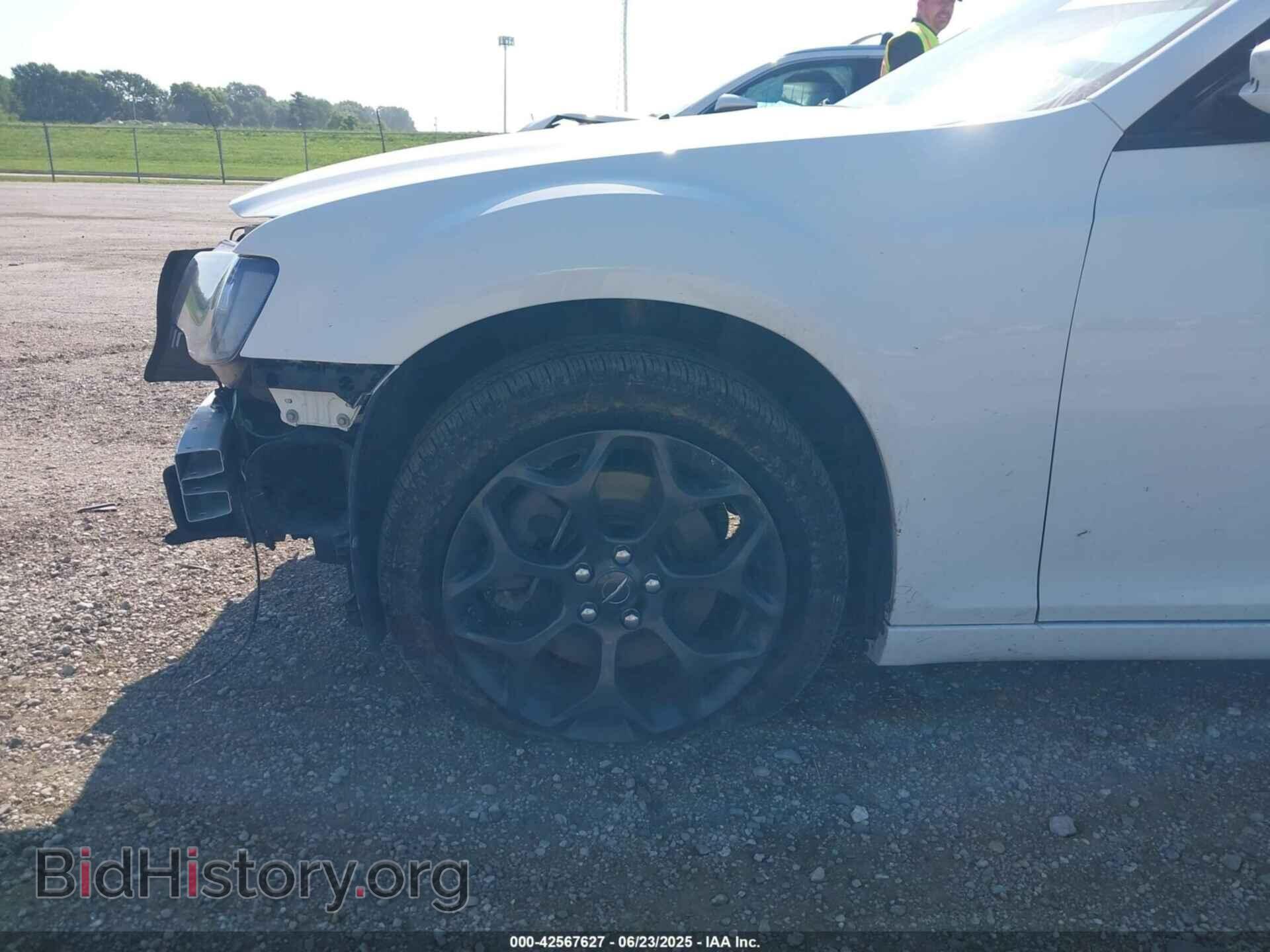 2019 CHRYSLER 300 - VIN: 2C3CCAGG3KH586189 - Фото 6