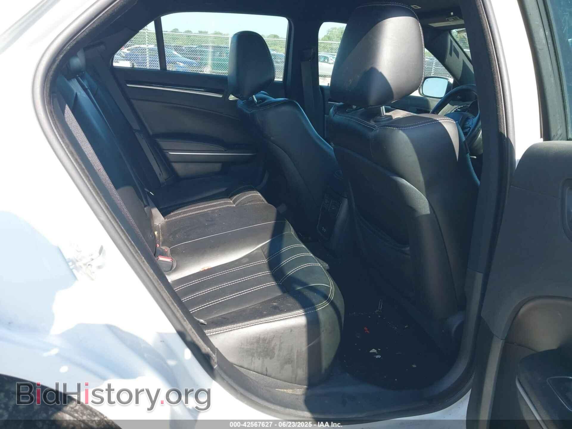 2019 CHRYSLER 300 - VIN: 2C3CCAGG3KH586189 - Фото 8