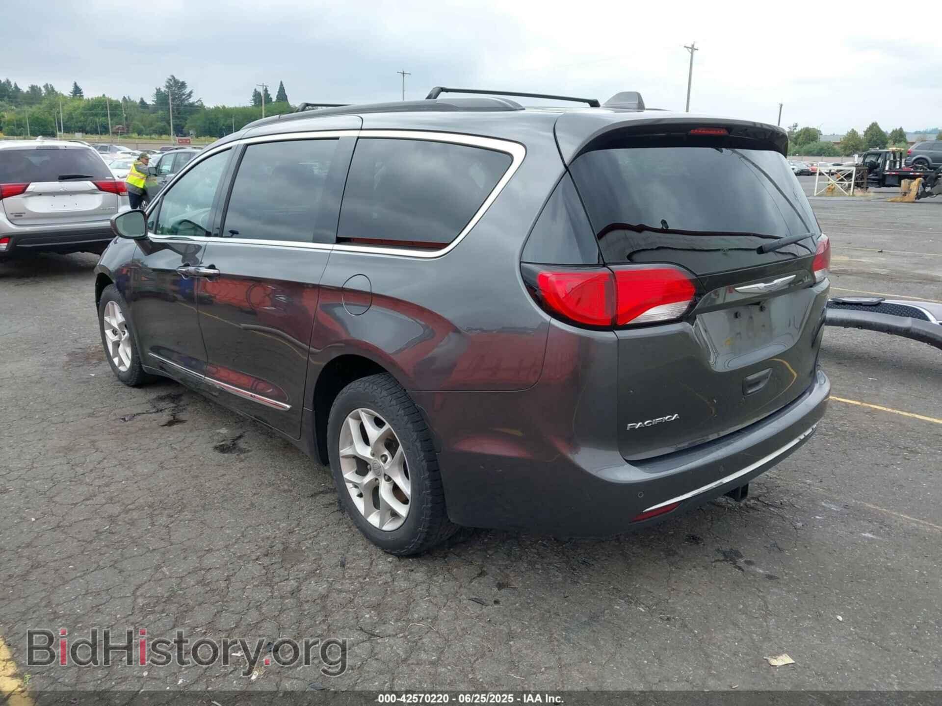 2017 CHRYSLER PACIFICA - VIN: 2C4RC1BGXHR665343 - Фото 3