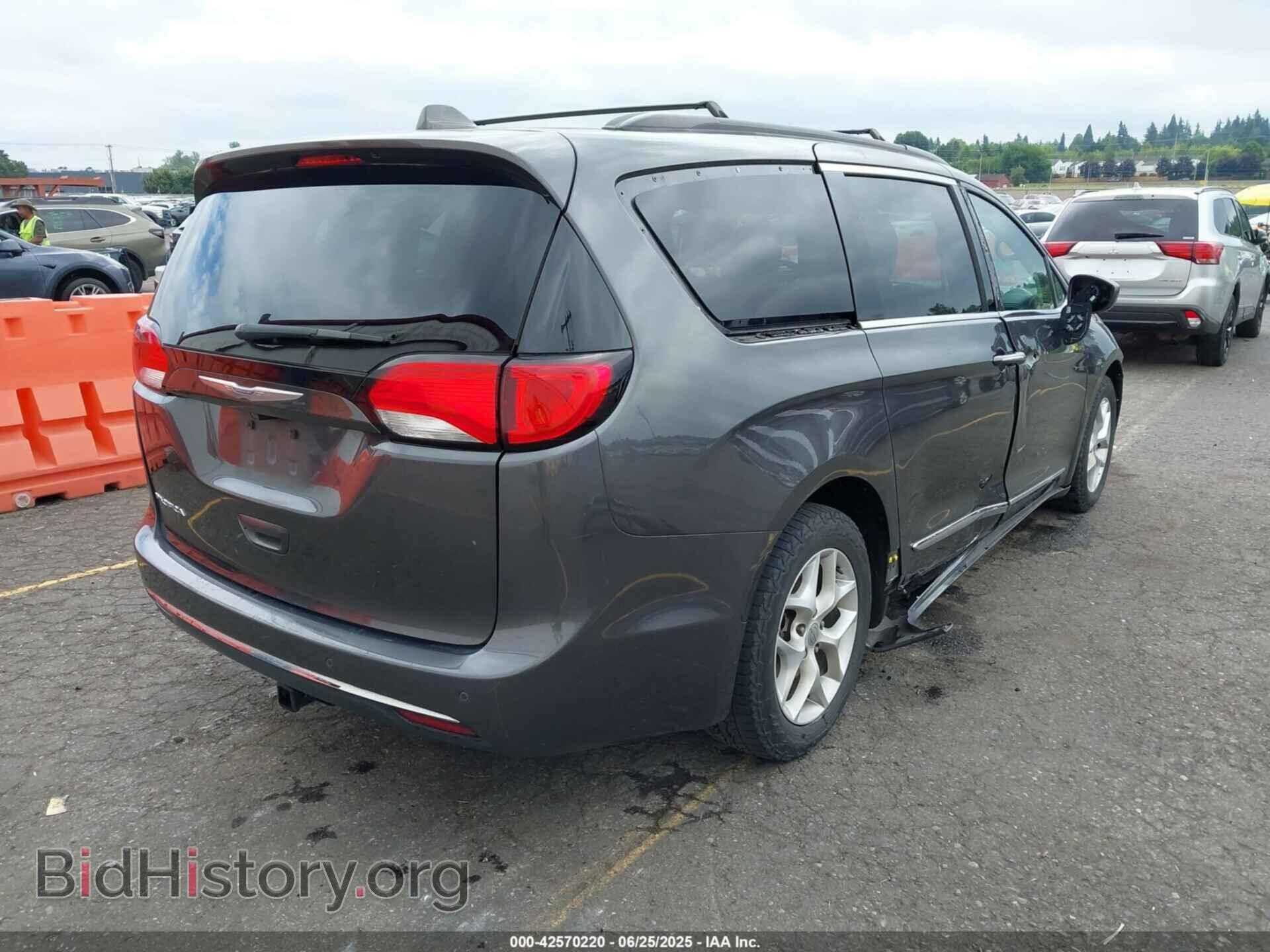 2017 CHRYSLER PACIFICA - VIN: 2C4RC1BGXHR665343 - Фото 4