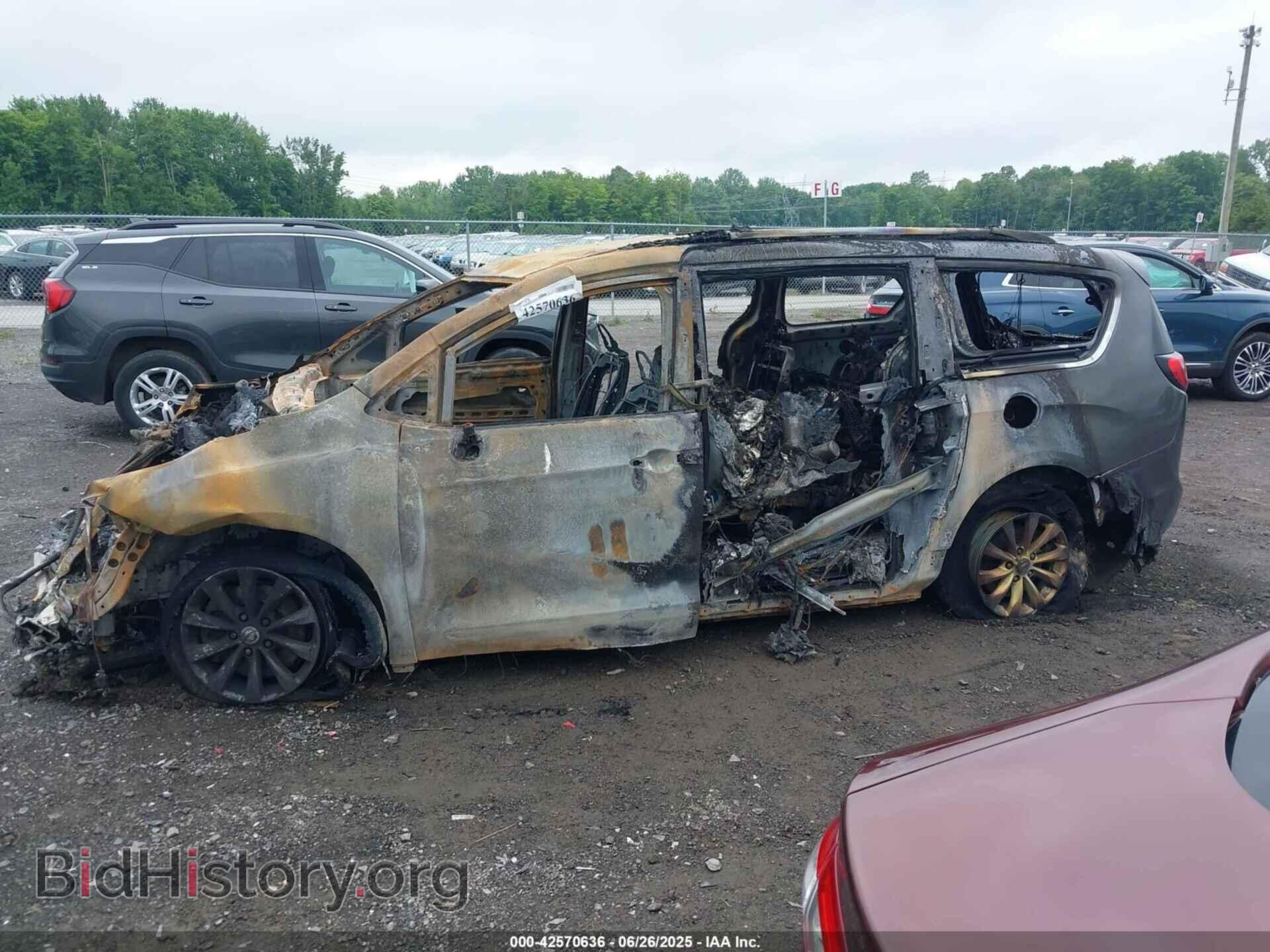 2019 CHRYSLER PACIFICA - VIN: 2C4RC1BGXKR597472 - Фото 13