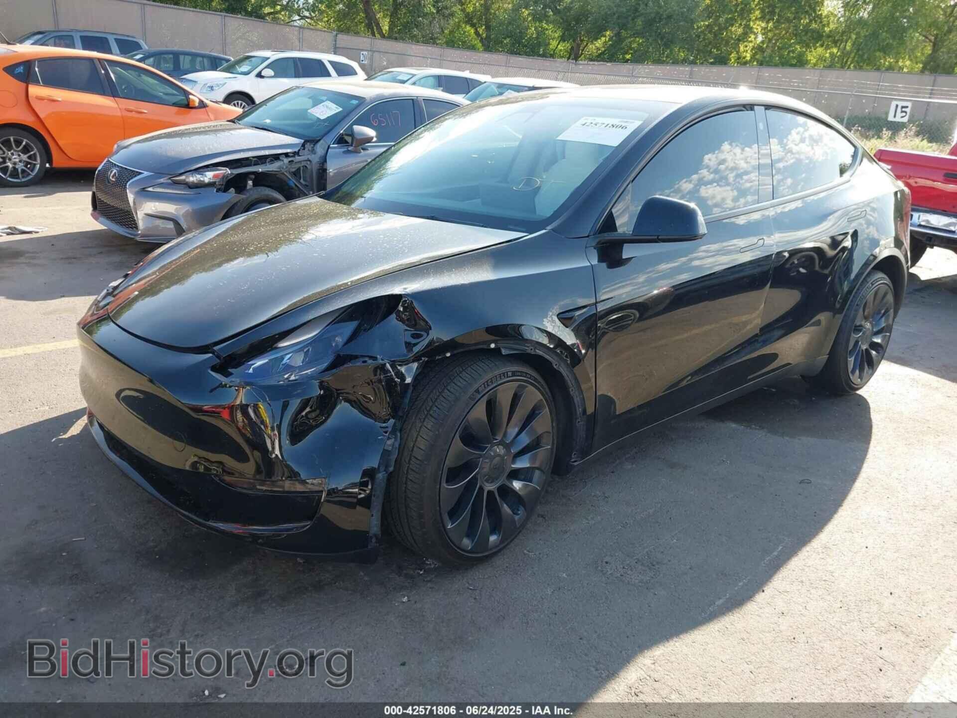 2021 TESLA MODEL Y - VIN: 5YJYGDEF0MF137224 - Фото 2