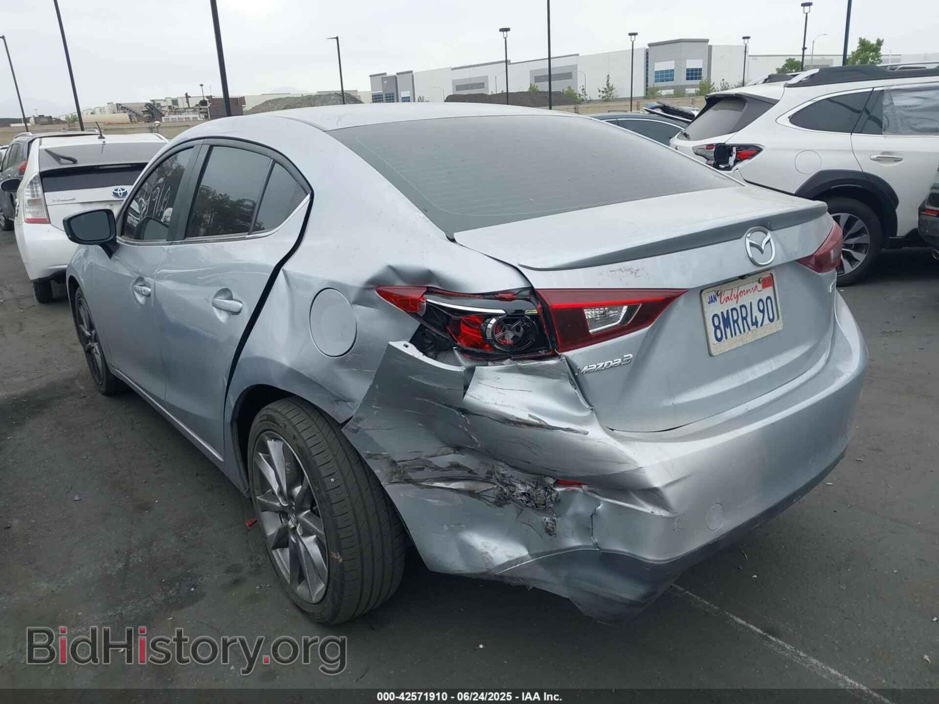 2018 MAZDA MAZDA3 - VIN: 3MZBN1V32JM201221 - Фото 3