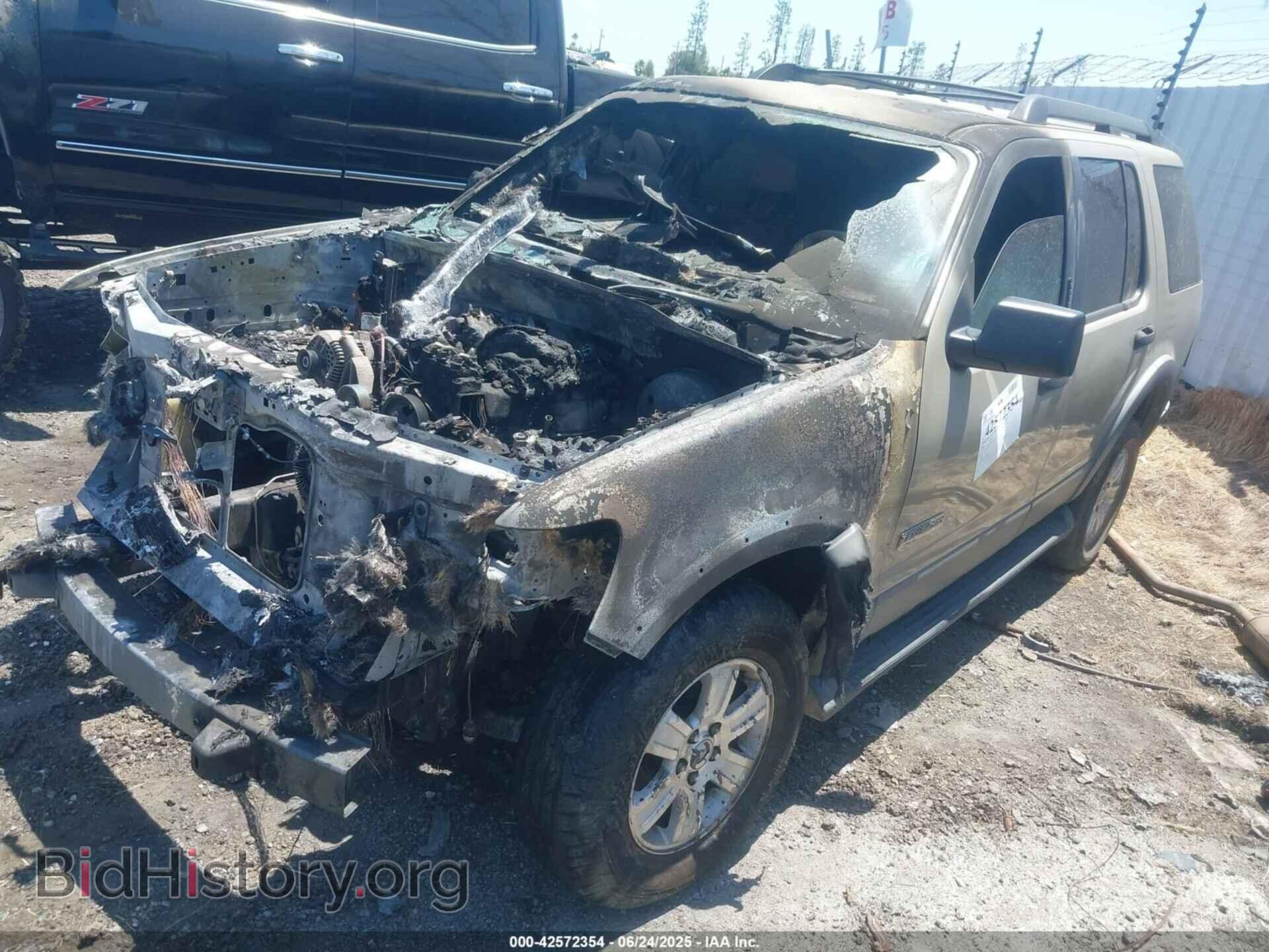 2006 FORD EXPLORER - VIN: 1FMEU63E06ZA04229 - Фото 2