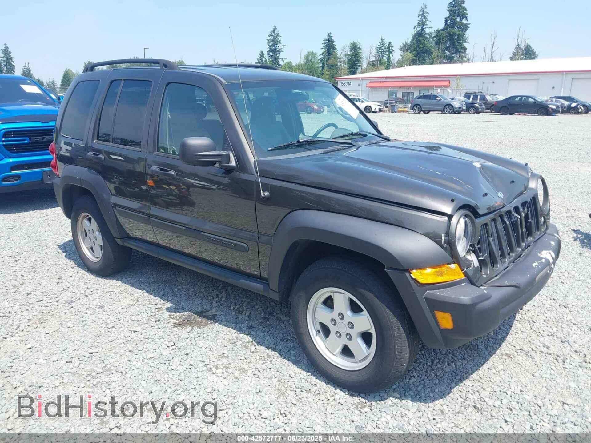 Photo 1J4GL48K65W678544 - JEEP LIBERTY 2005