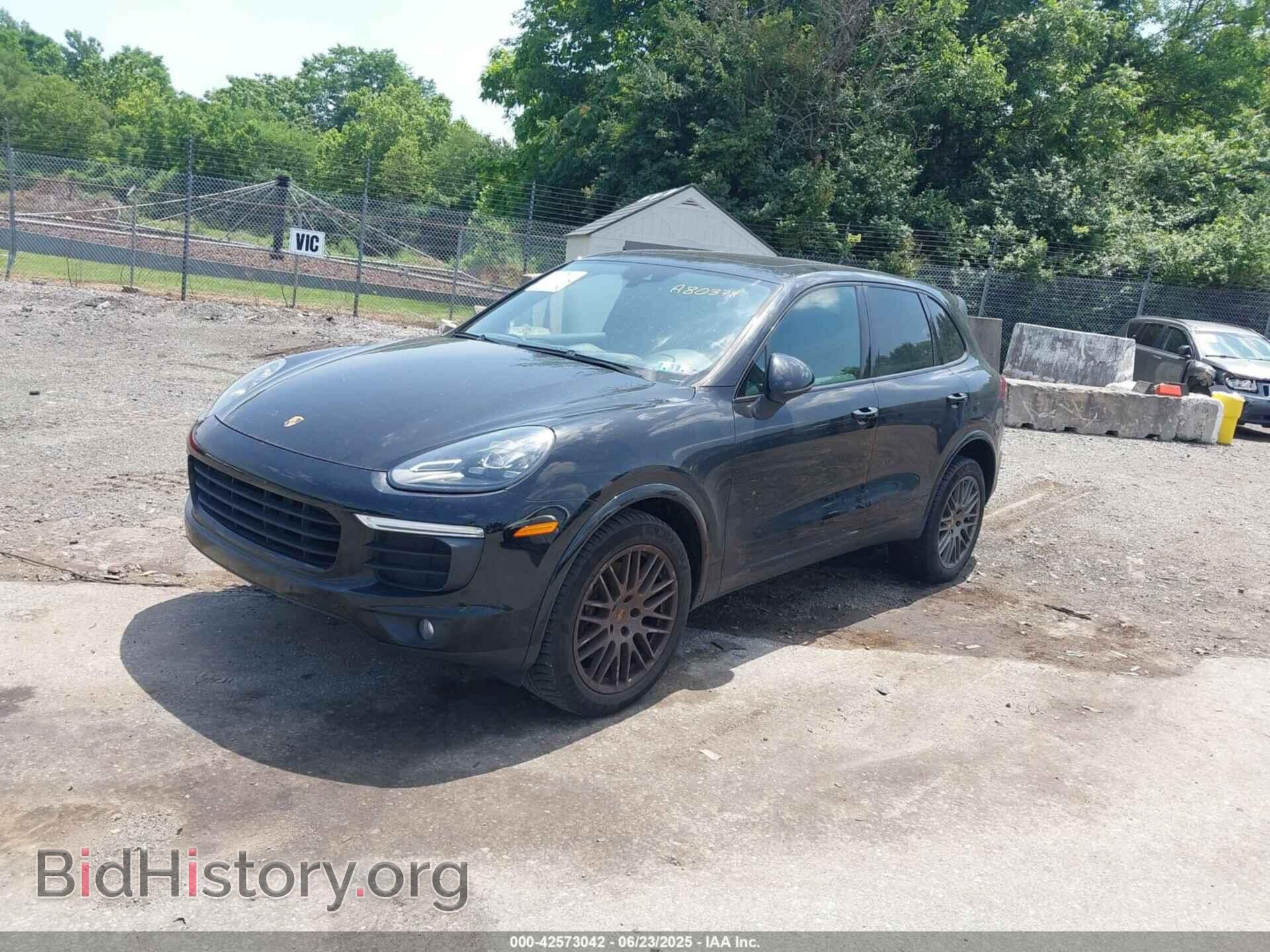2017 PORSCHE CAYENNE - VIN: WP1AA2A25HKA80374 - Фото 2