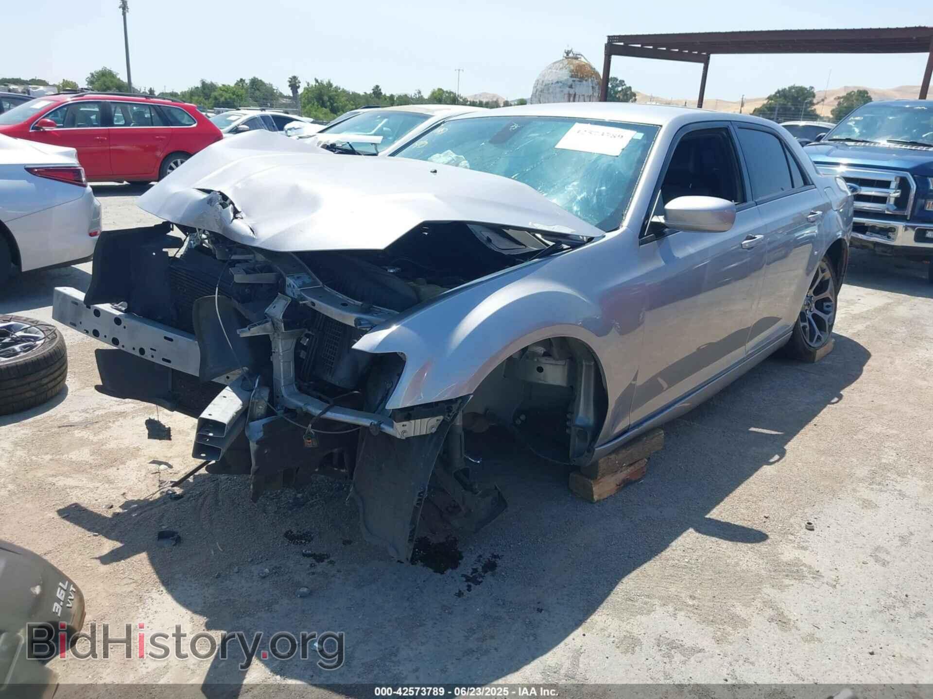 2018 CHRYSLER 300 - VIN: 2C3CCABG4JH227276 - Фото 2