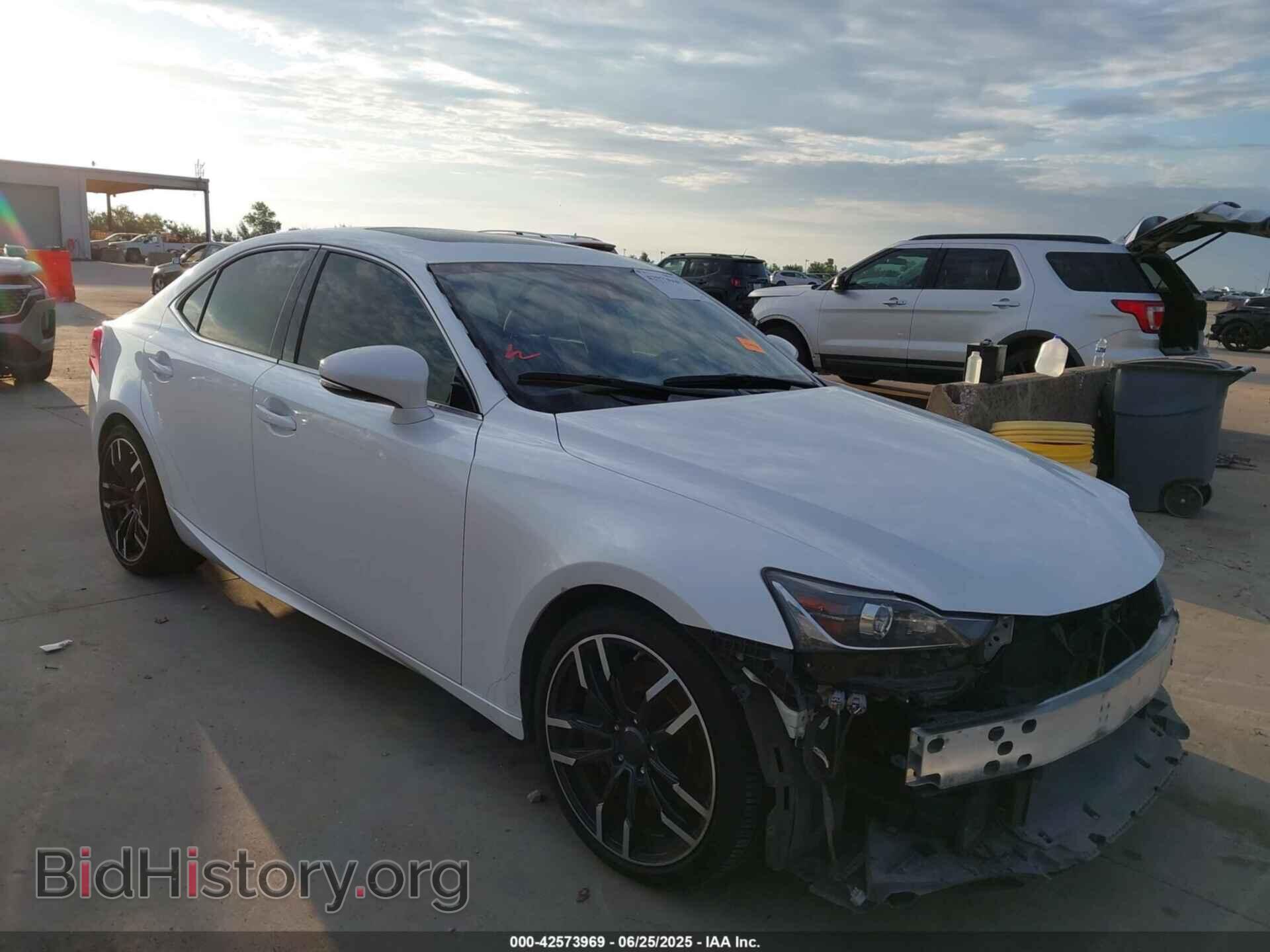 Photo JTHBA1D2XK5084100 - LEXUS IS 300 2019