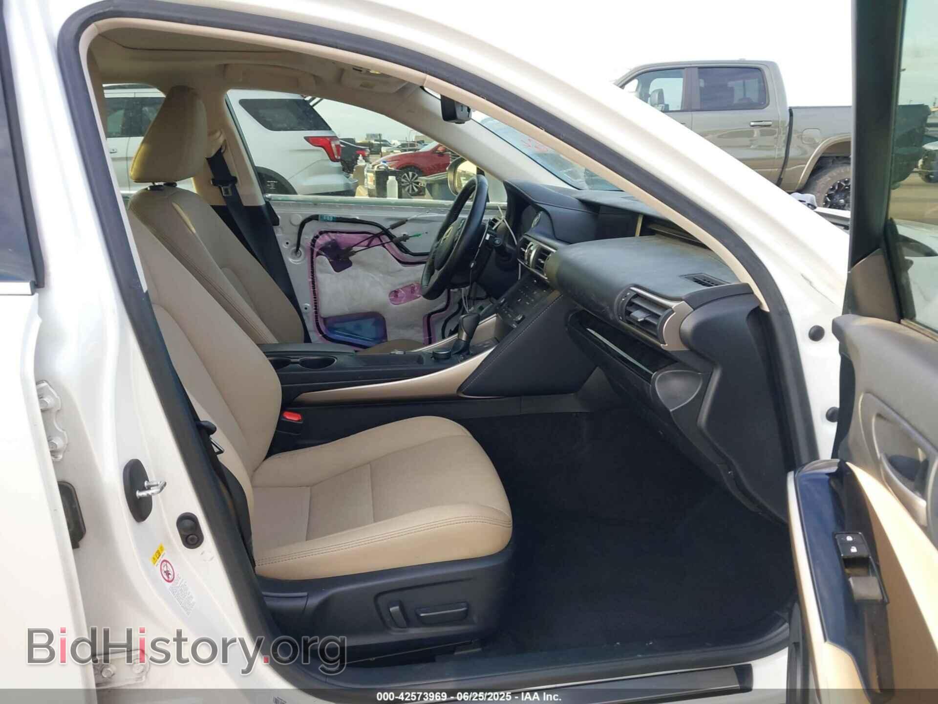2019 LEXUS IS 300 - VIN: JTHBA1D2XK5084100 - Photo 5