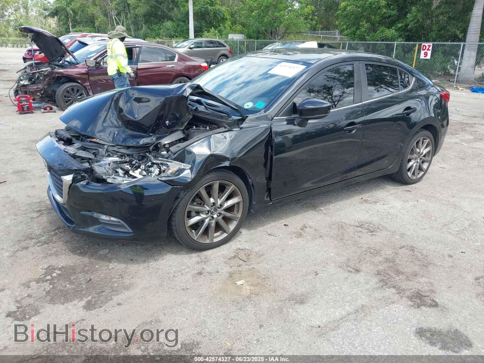 2018 MAZDA MAZDA3 - VIN: 3MZBN1V38JM250407 - Фото 2