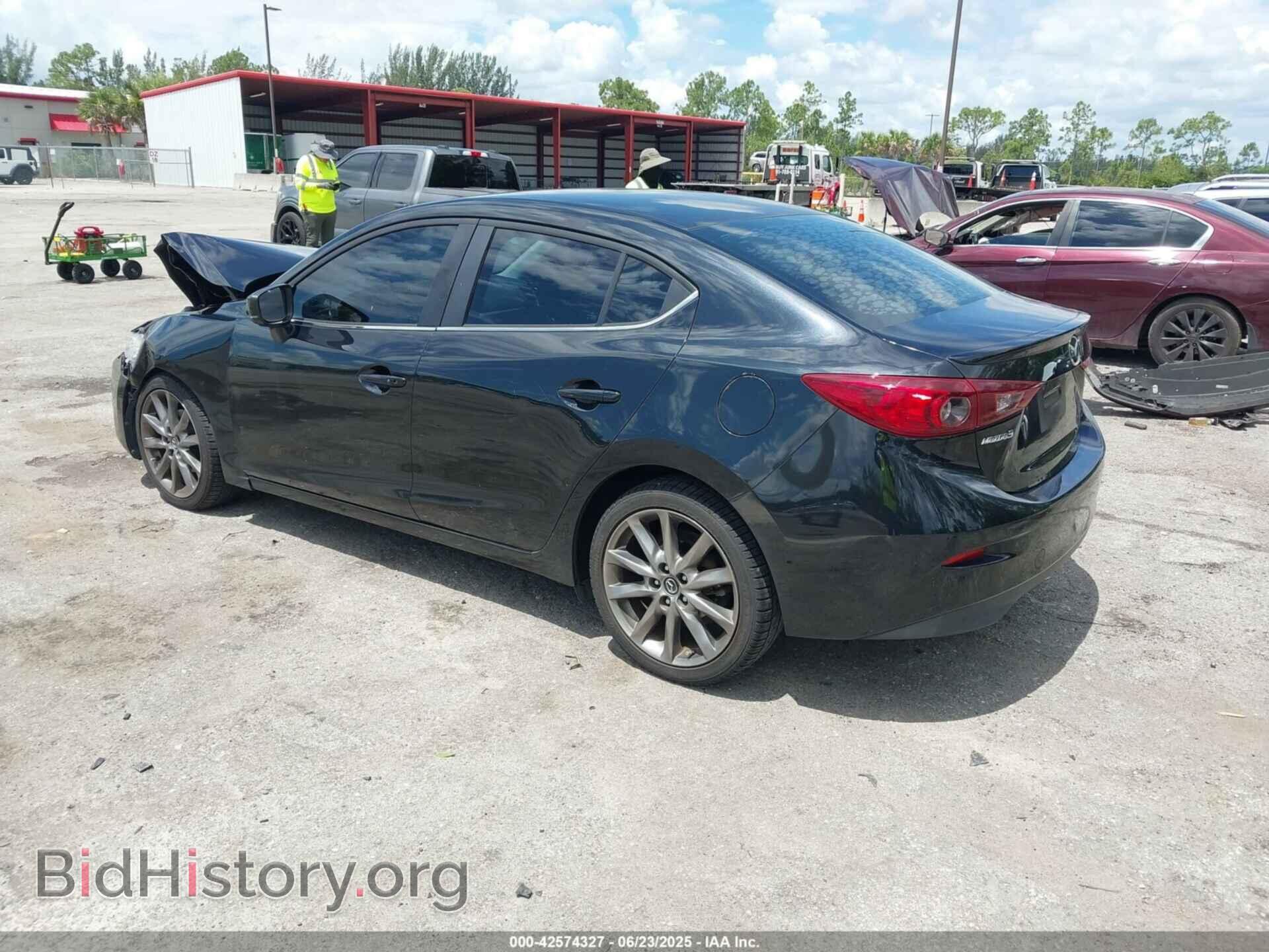 2018 MAZDA MAZDA3 - VIN: 3MZBN1V38JM250407 - Фото 3