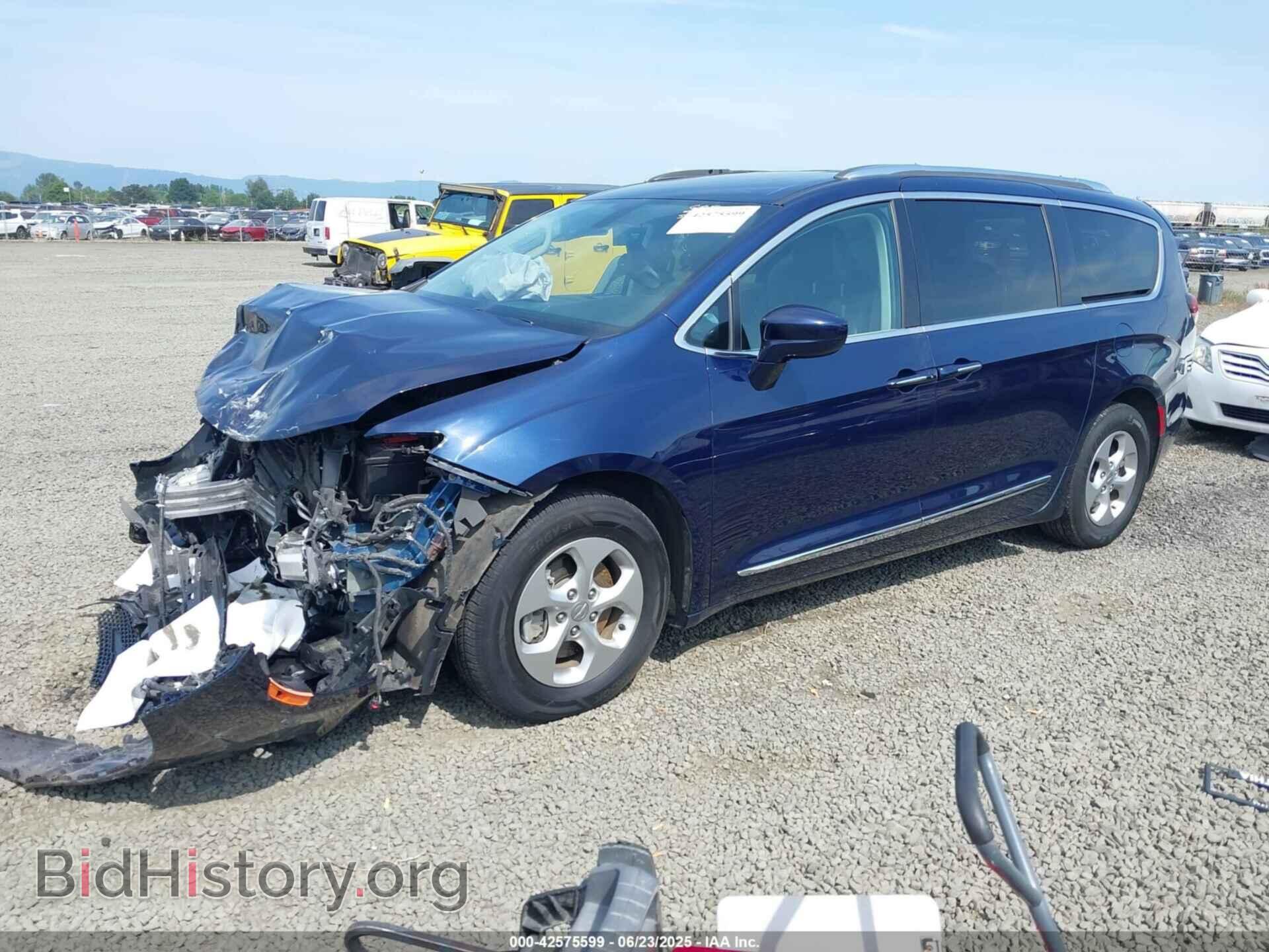 2017 CHRYSLER PACIFICA - VIN: 2C4RC1EG7HR757585 - Фото 2
